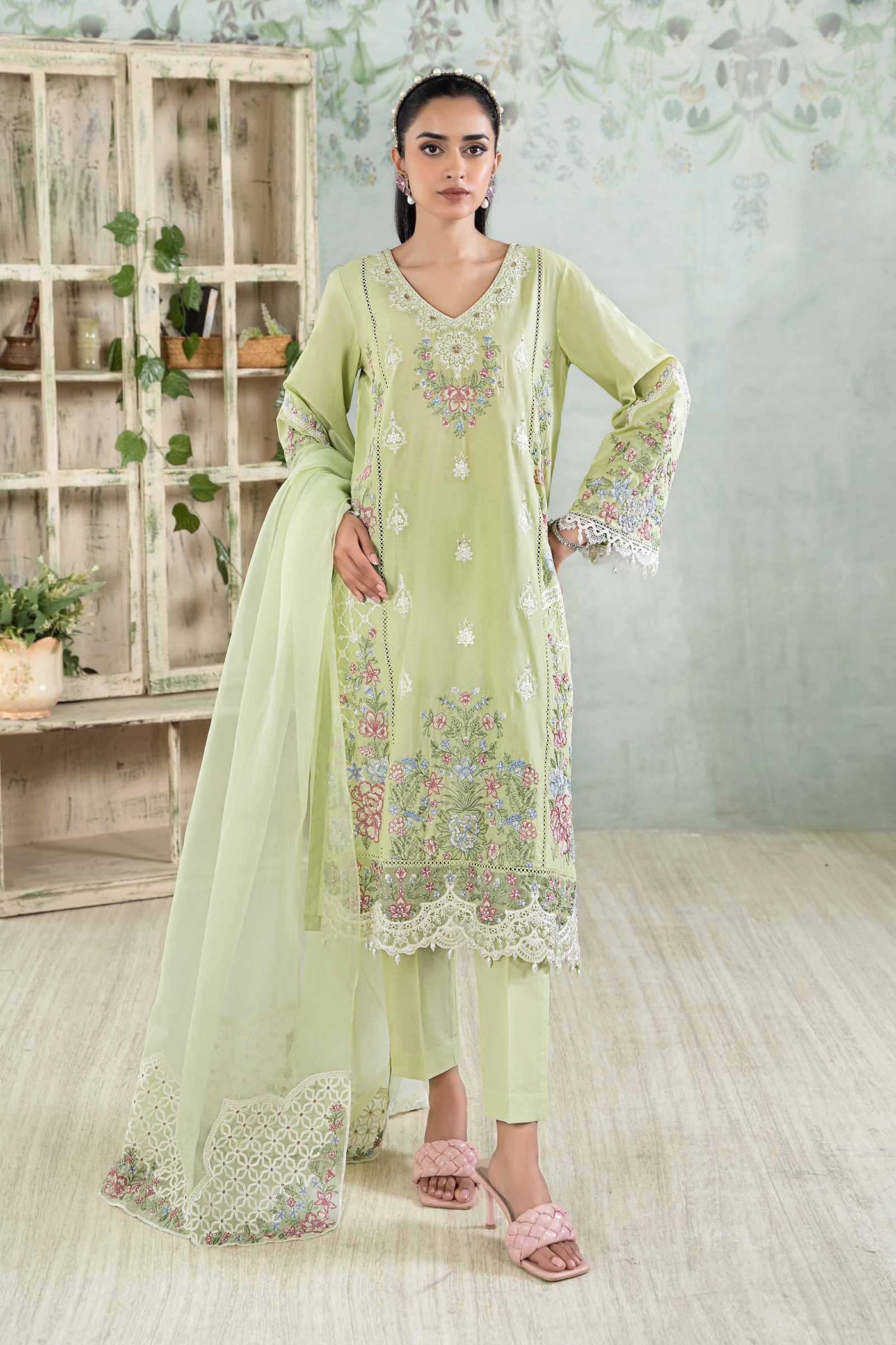 3 PIECE EMBROIDERED LAWN SUIT | DW-EA24-33