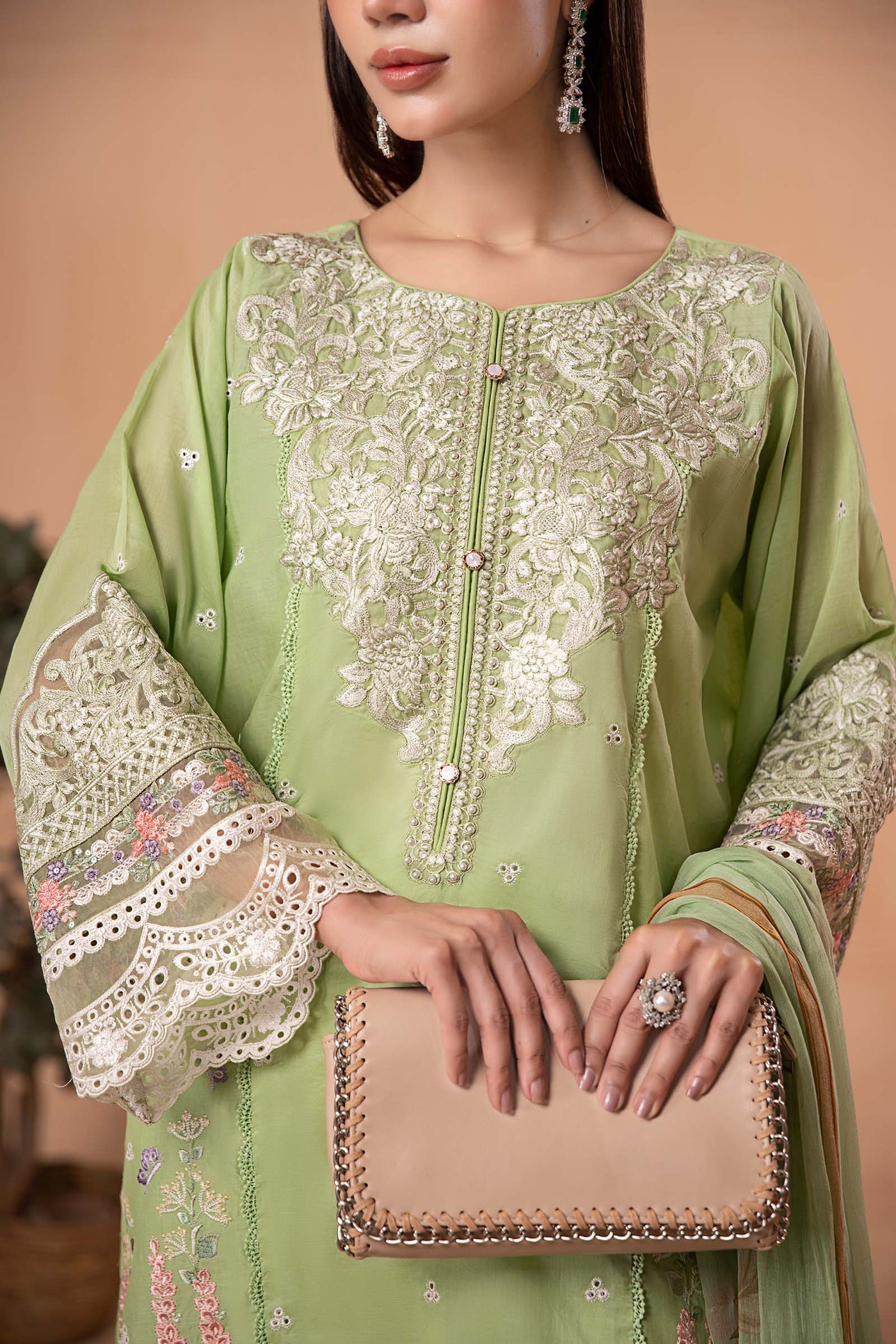 3 PIECE EMBROIDERED LAWN SUIT | DW-EA24-37