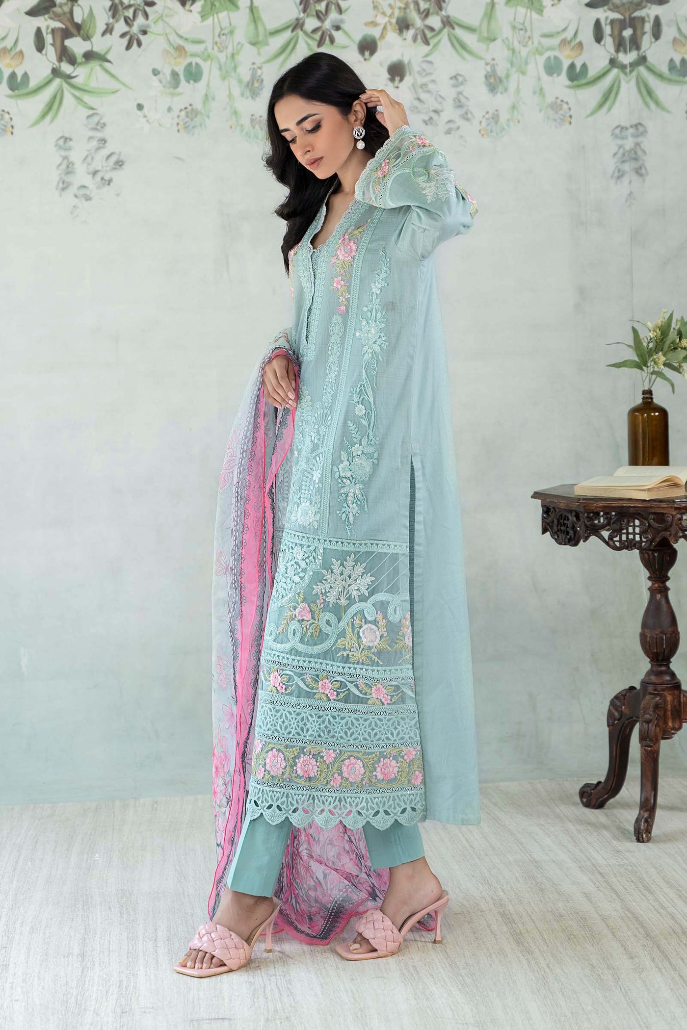 3 PIECE EMBROIDERED LAWN SUIT | DW-EA24-16