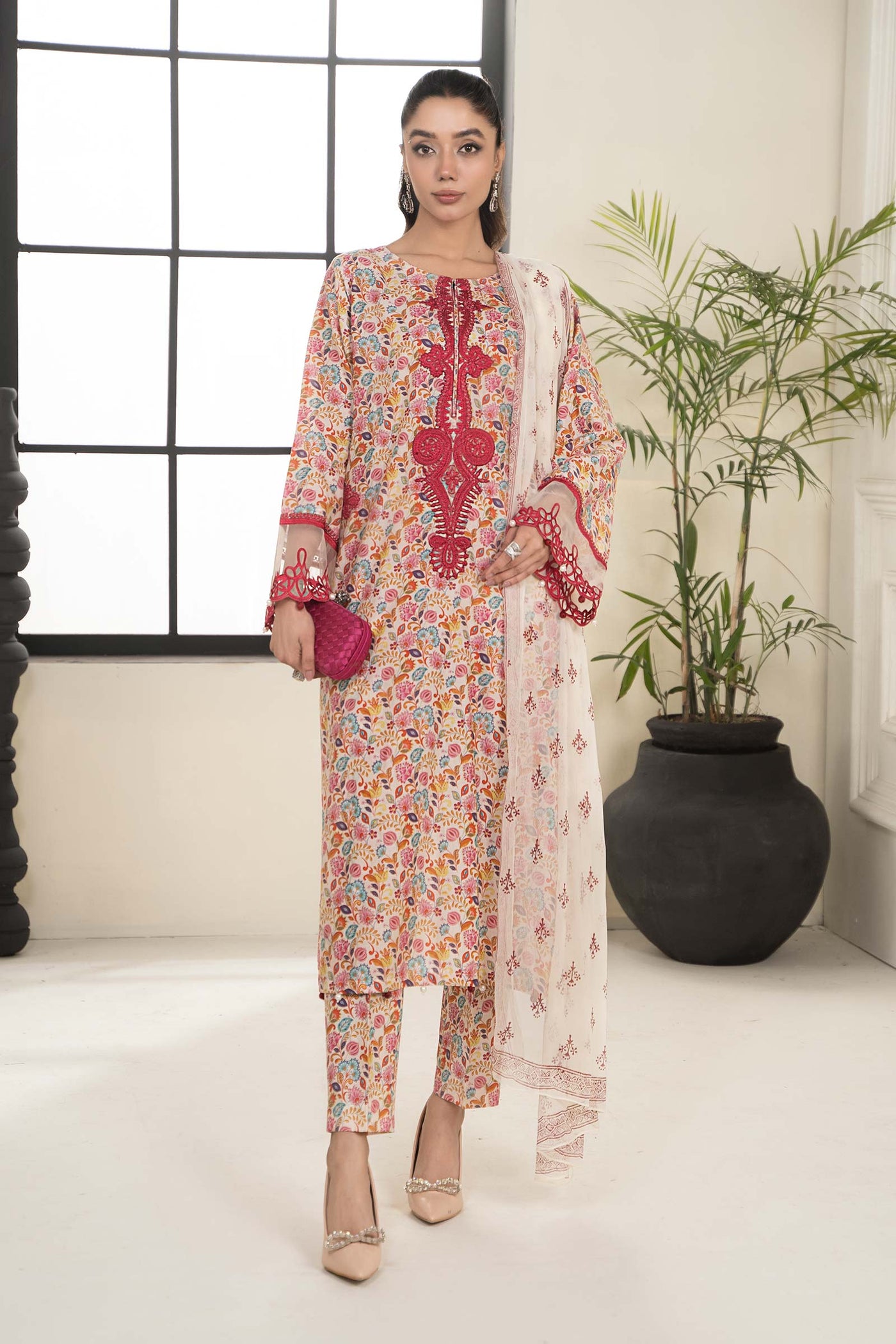 3 PIECE EMBROIDERED LAWN SUIT | DW-EF24-112