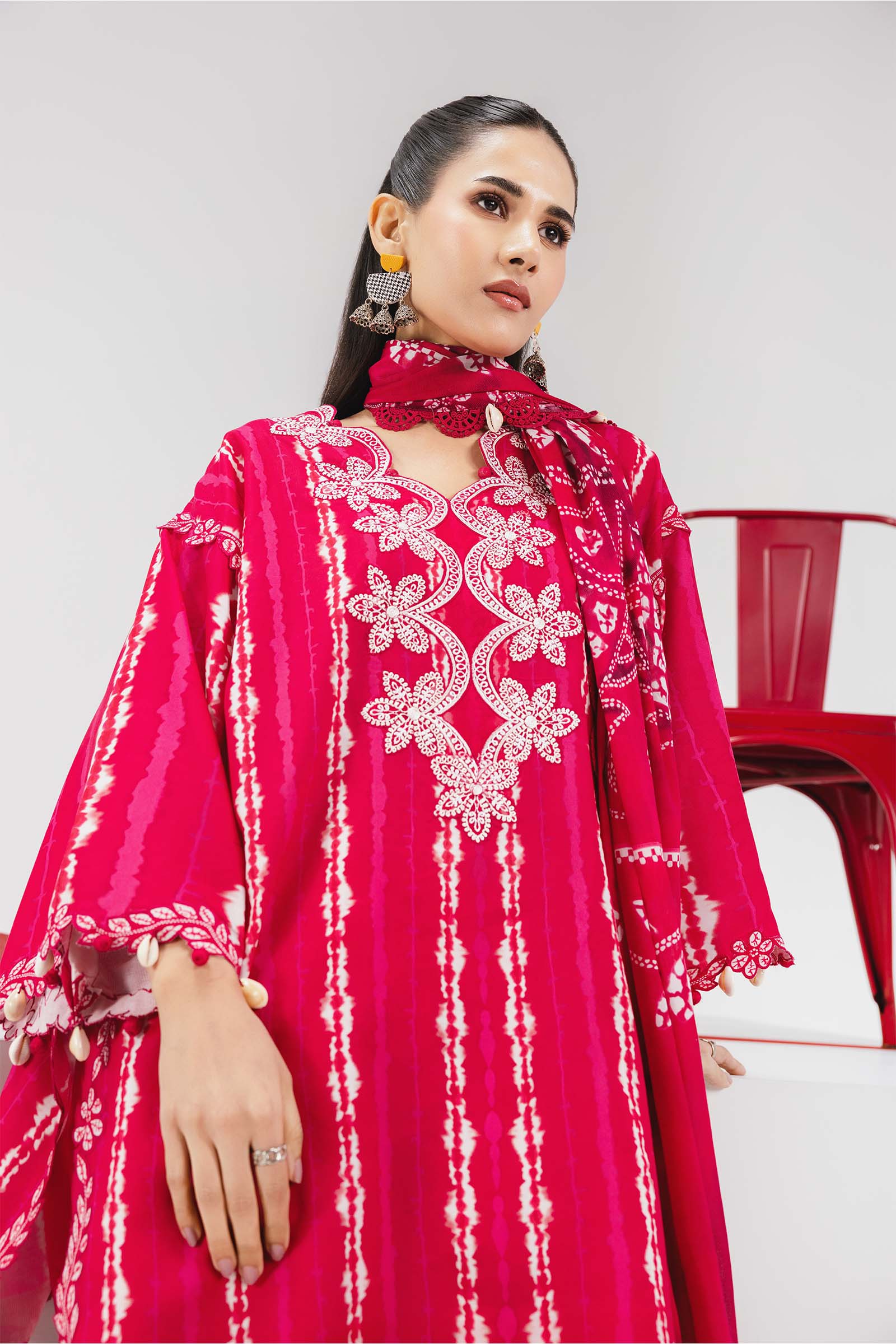 3 Pc Unstitched Embroidered Lawn Suit