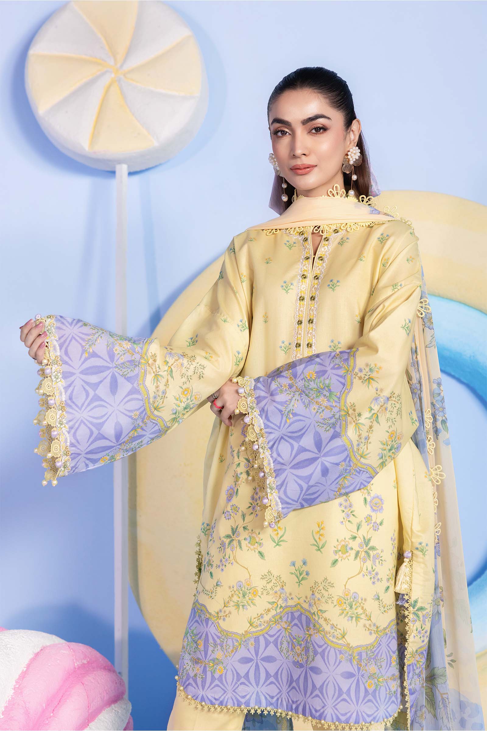 3 Pc Unstitched Embroidered Lawn Suit