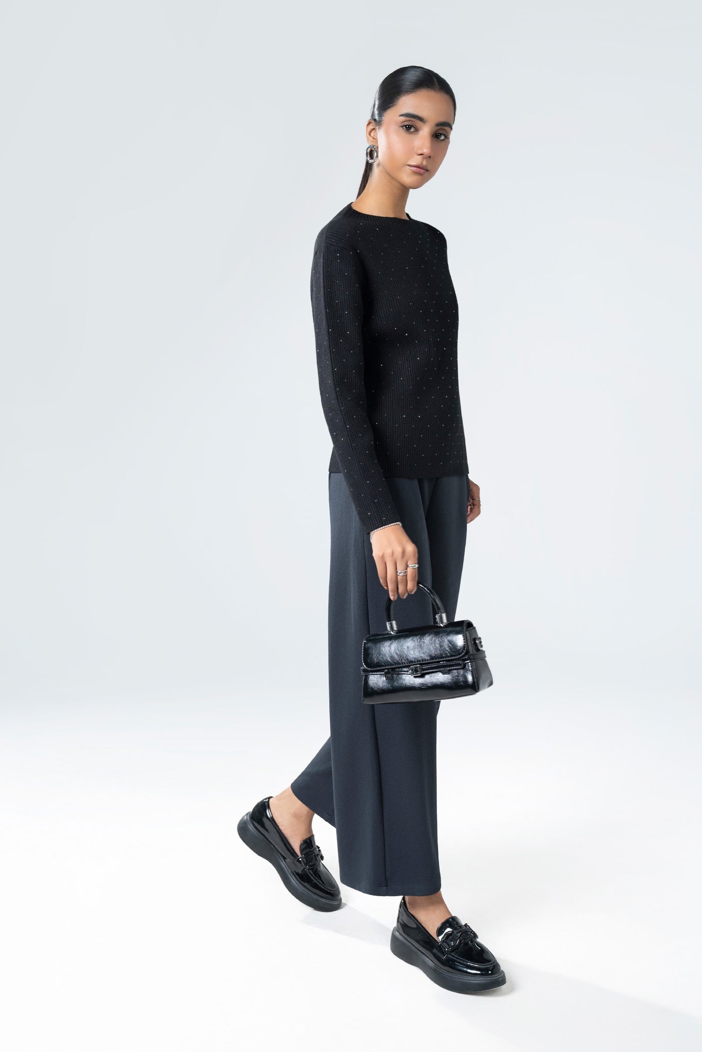 Elongated Trapeze Bag