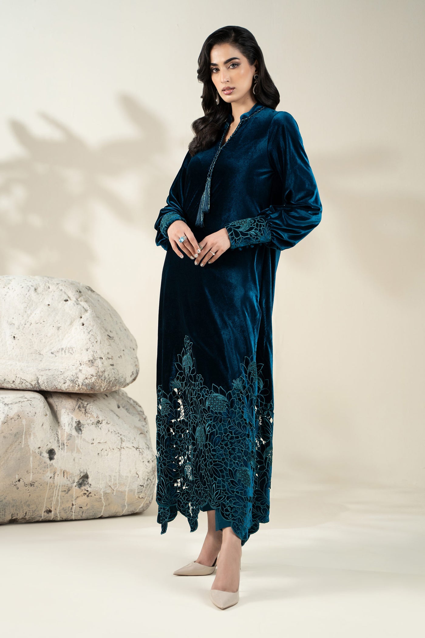Embroidered Velvet Fabric (1Pc) | LF-CH25-06