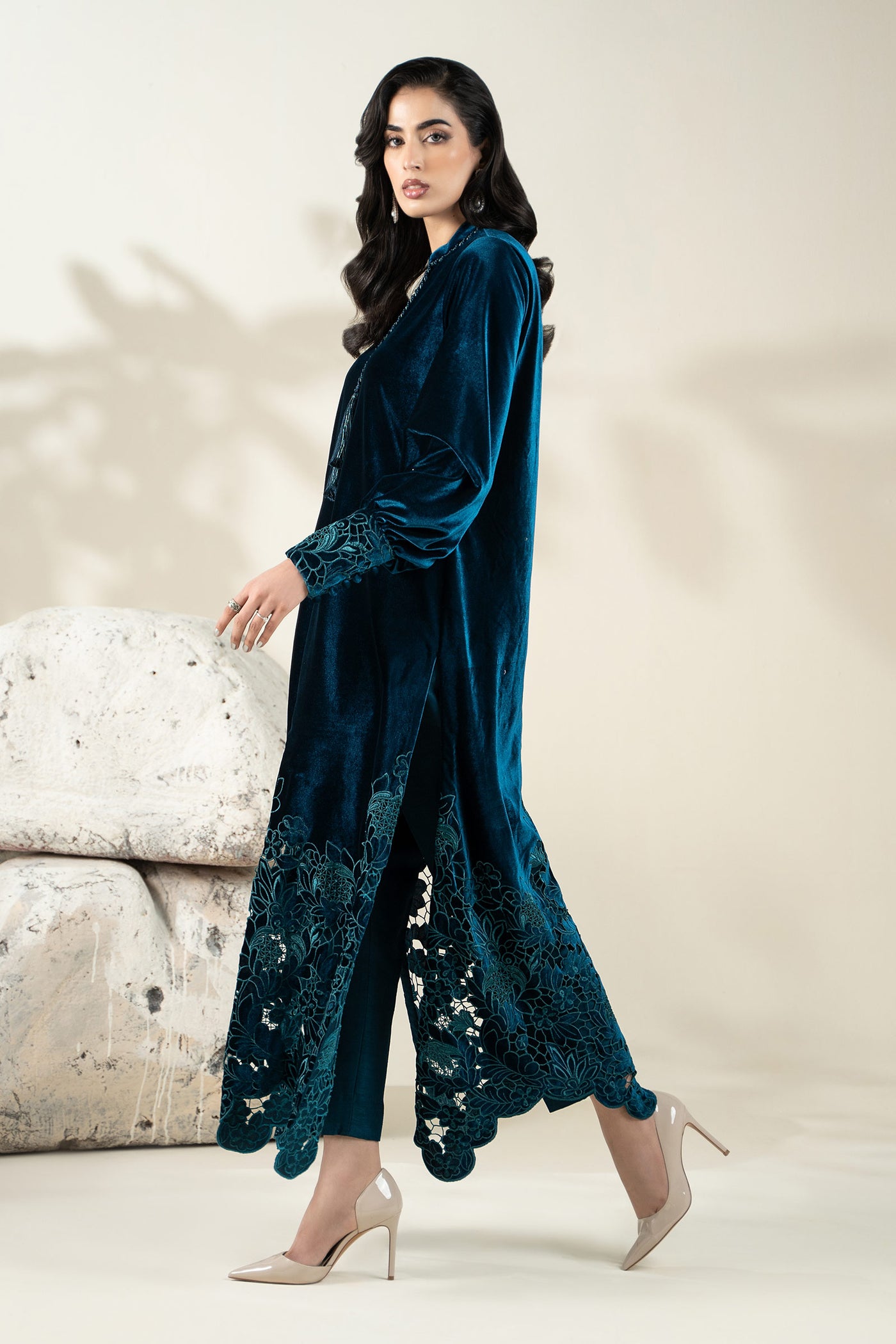 Embroidered Velvet Fabric (1Pc) | LF-CH25-06