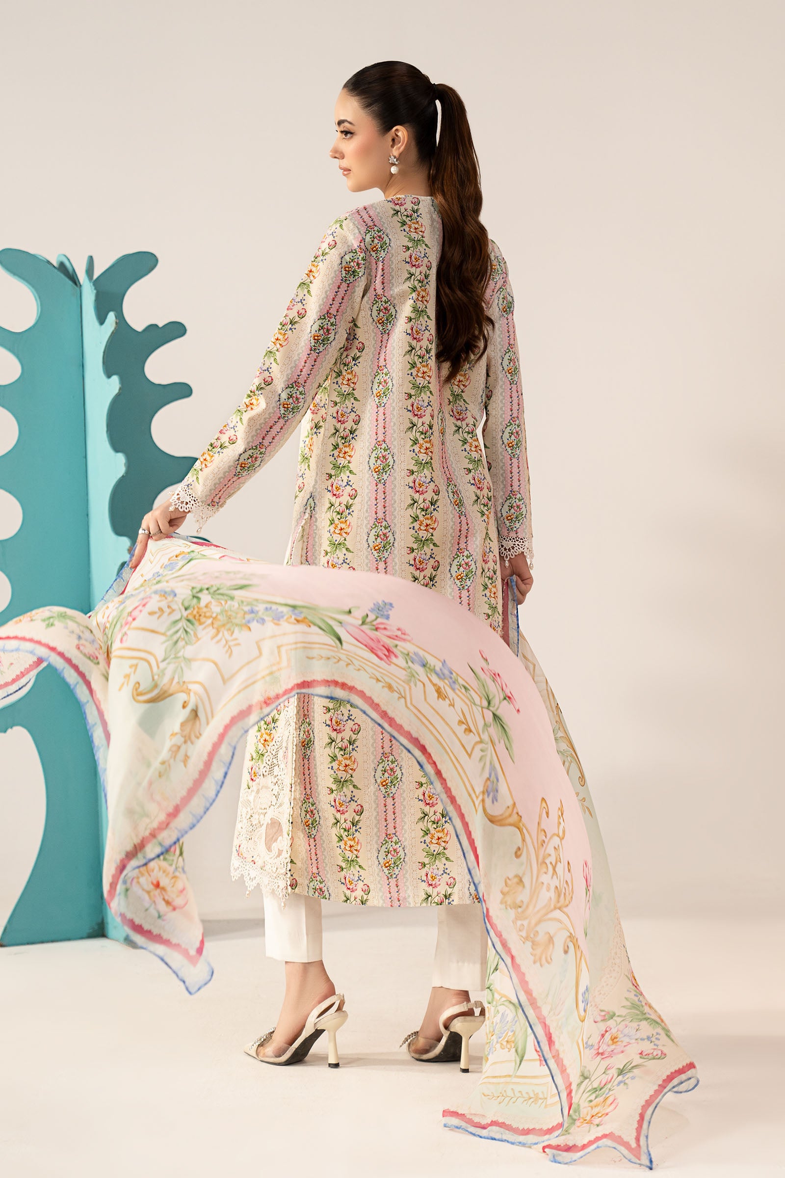 3 Piece Embroidered Lawn Suit