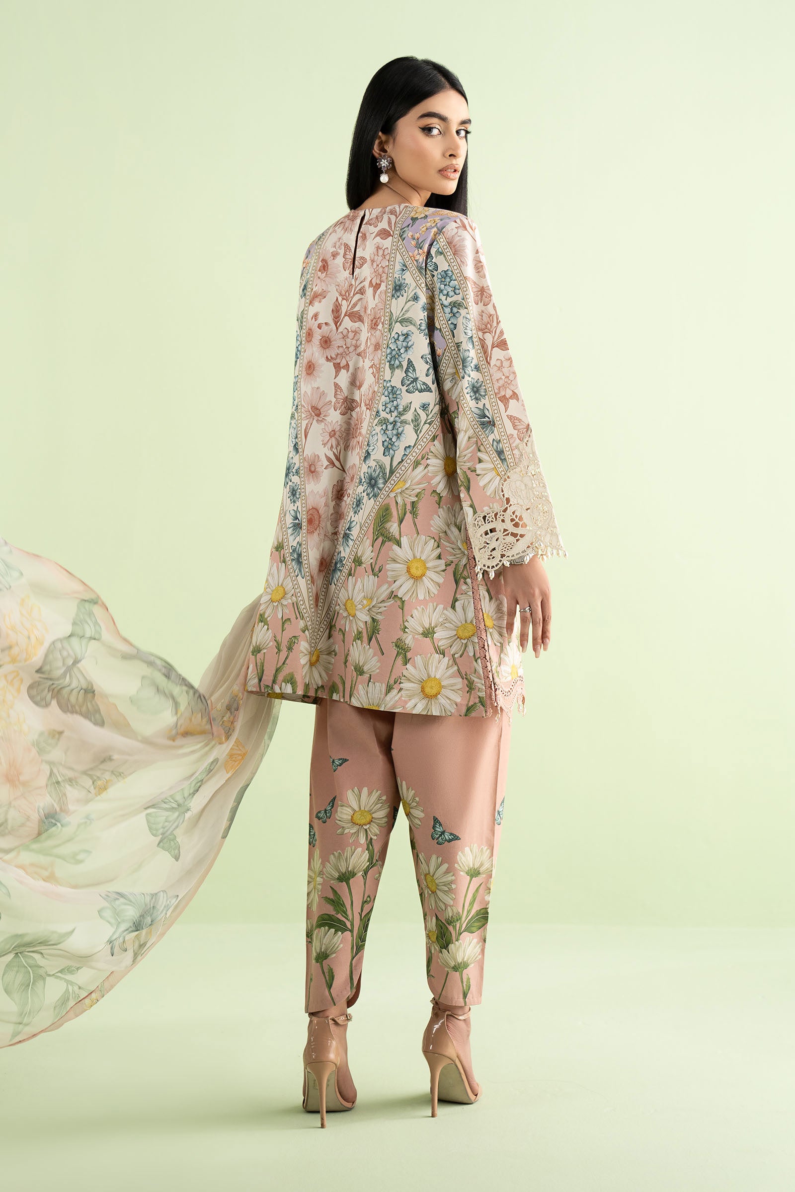 3 Piece Embroidered Lawn Suit