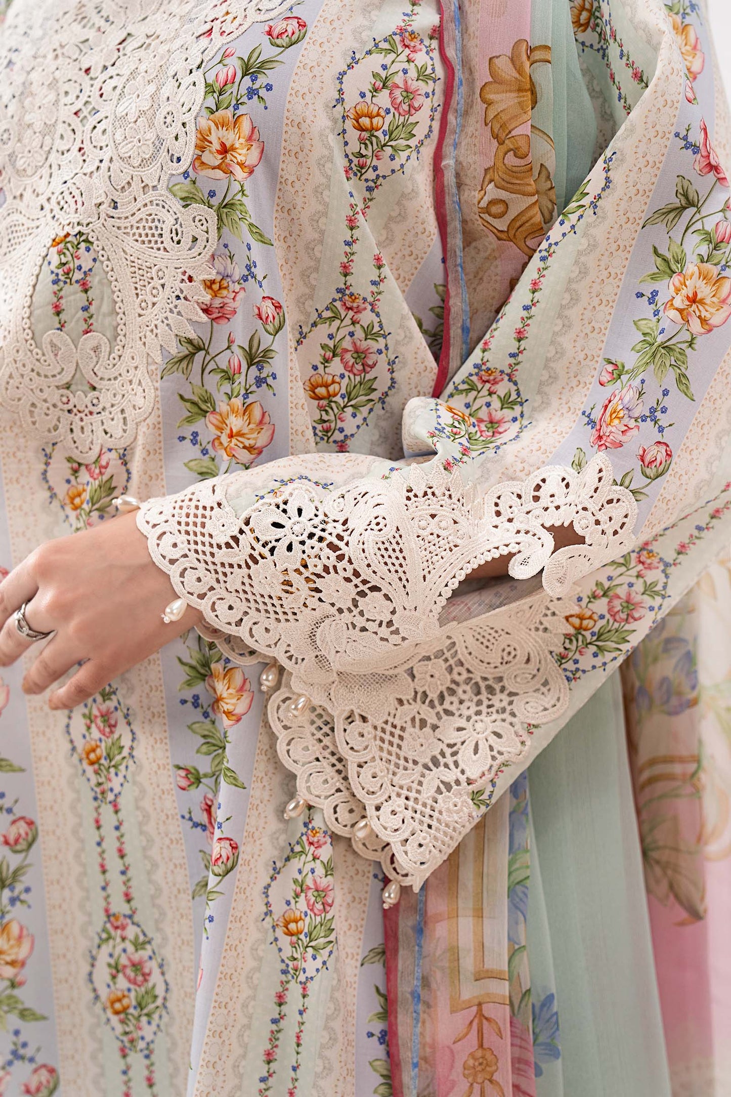 3 Piece Embroidered Lawn Suit