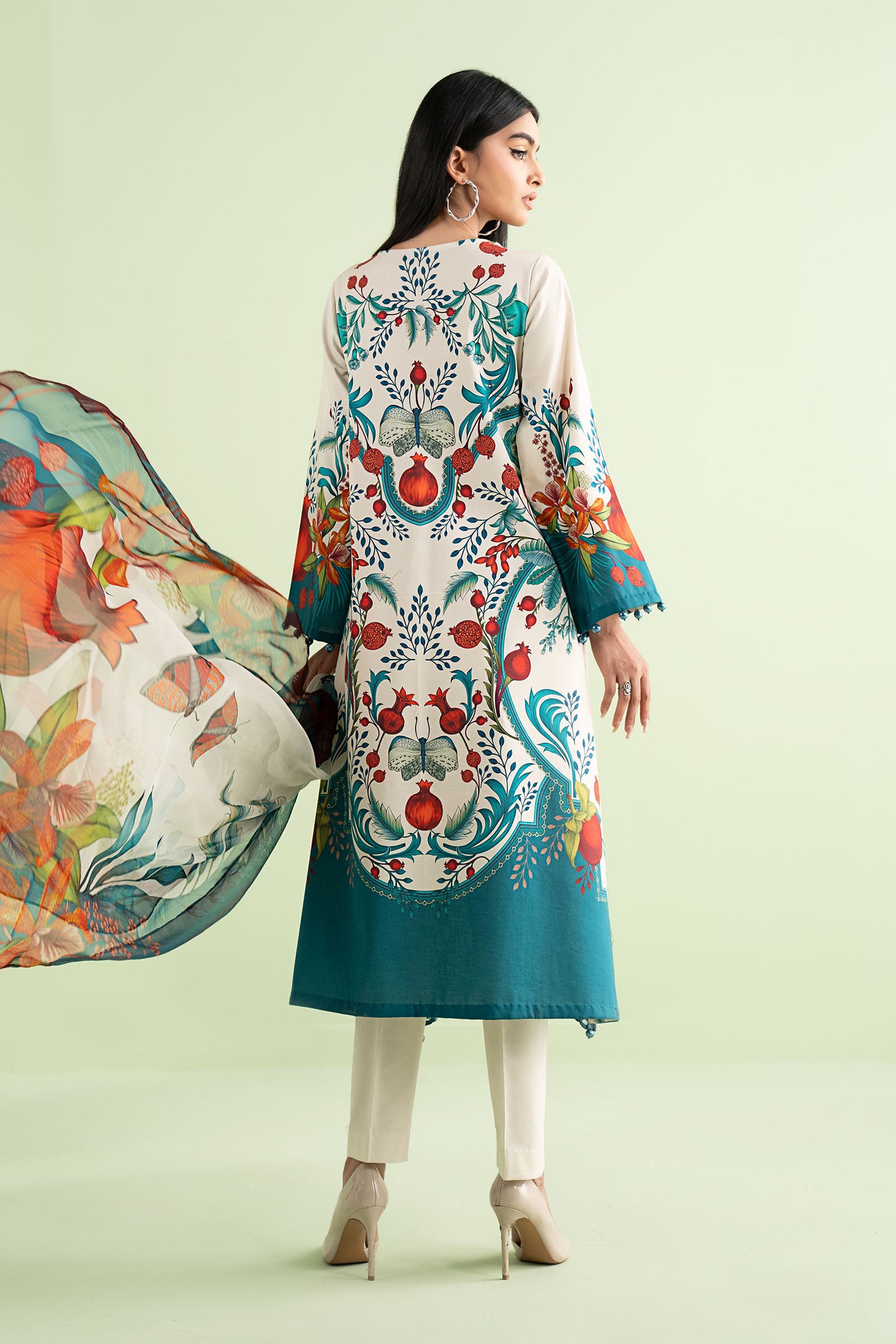 3 Piece Embroidered Lawn Suit