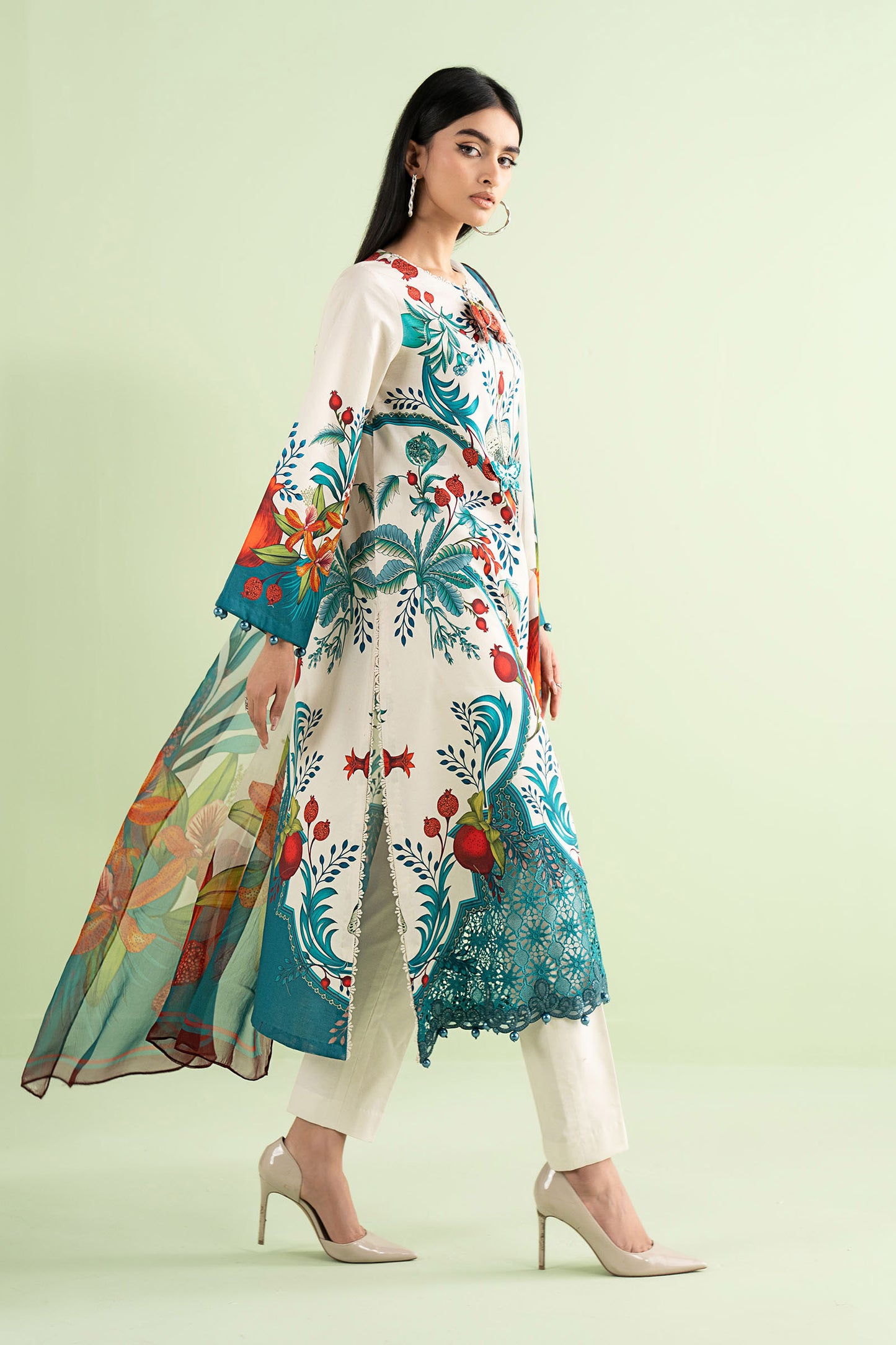 3 Piece Embroidered Lawn Suit