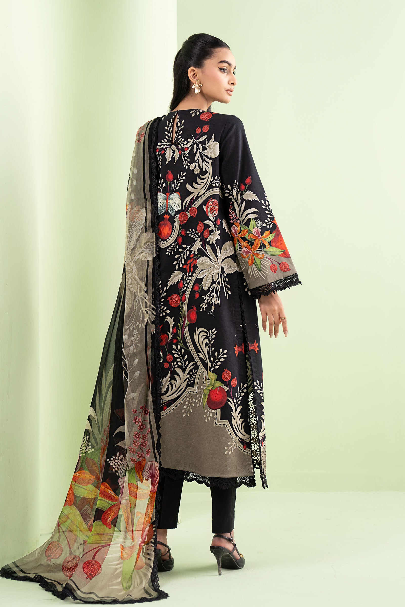 3 Piece Embroidered Lawn Suit