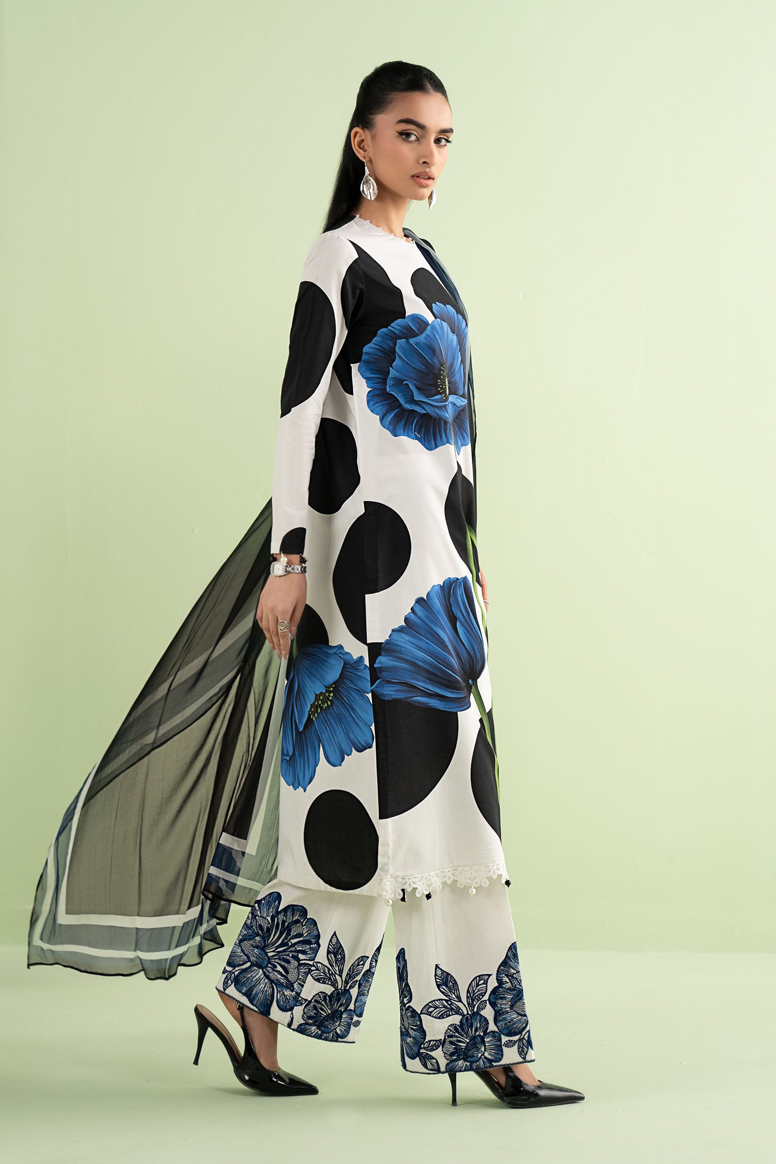 3 Piece Embroidered Lawn Suit