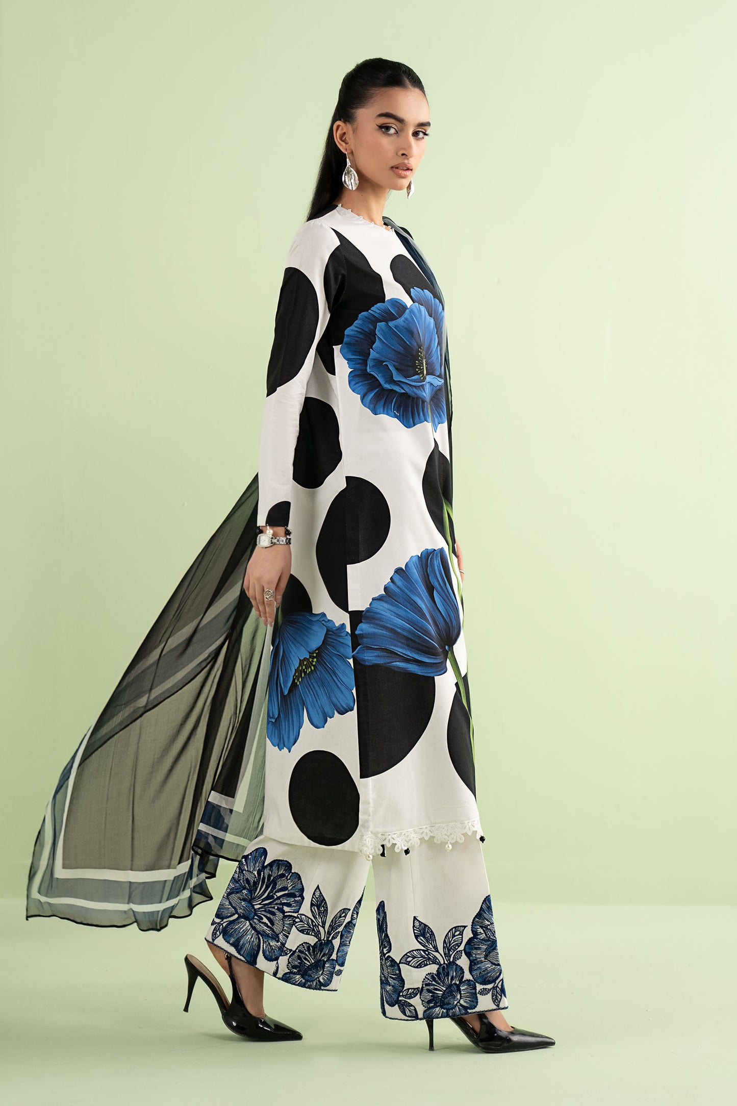 3 Piece Embroidered Lawn Suit