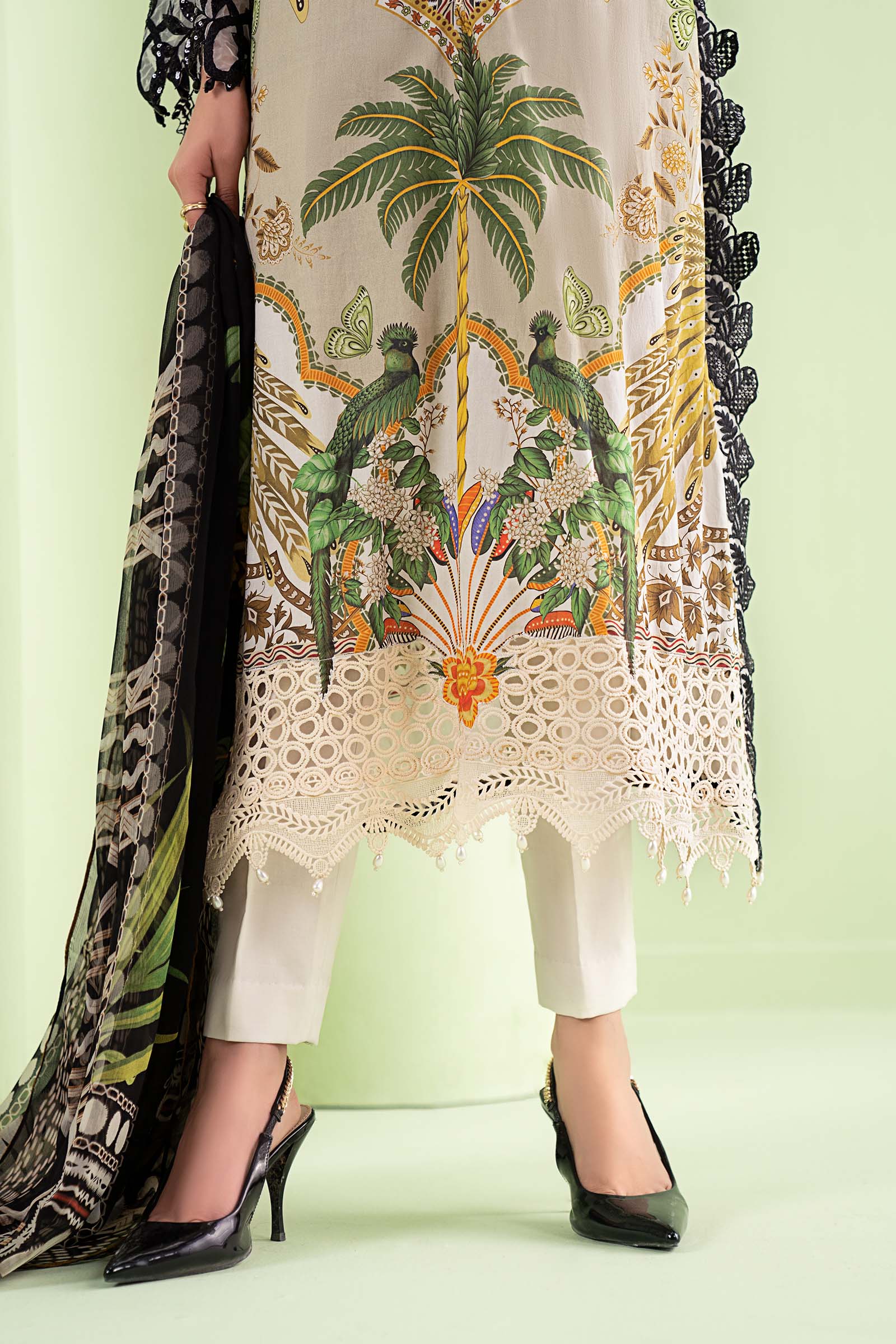 3 Piece Embroidered Lawn Suit