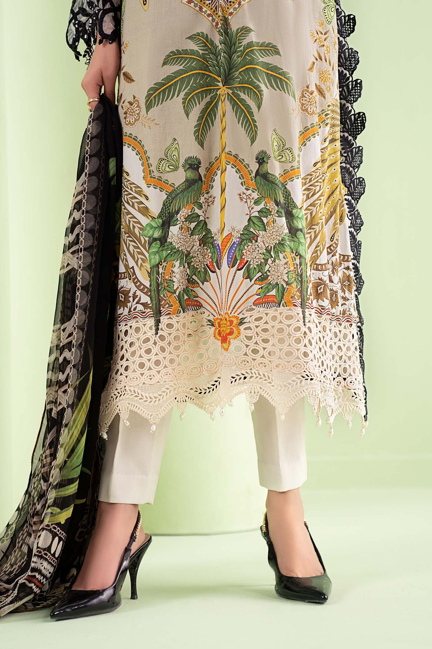 3 Piece Embroidered Lawn Suit