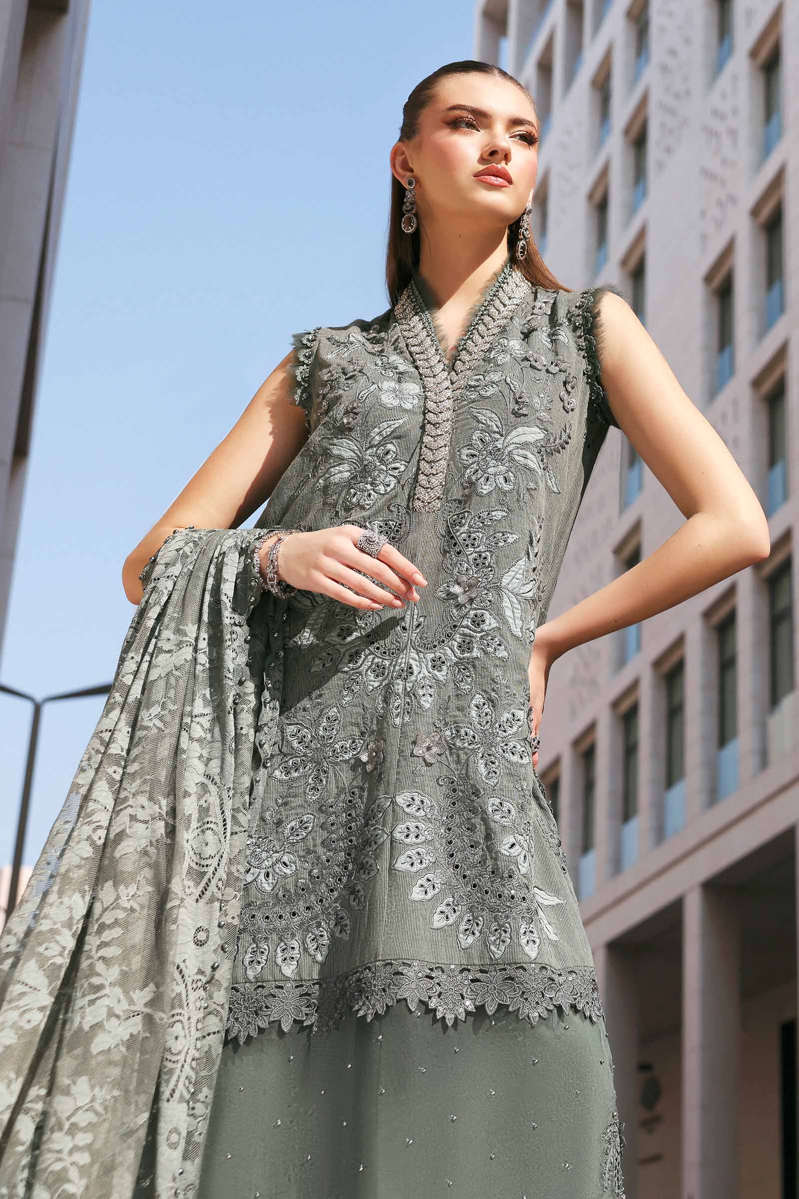 3 Piece Unstitched Embroidered Lawn Karandi Suit