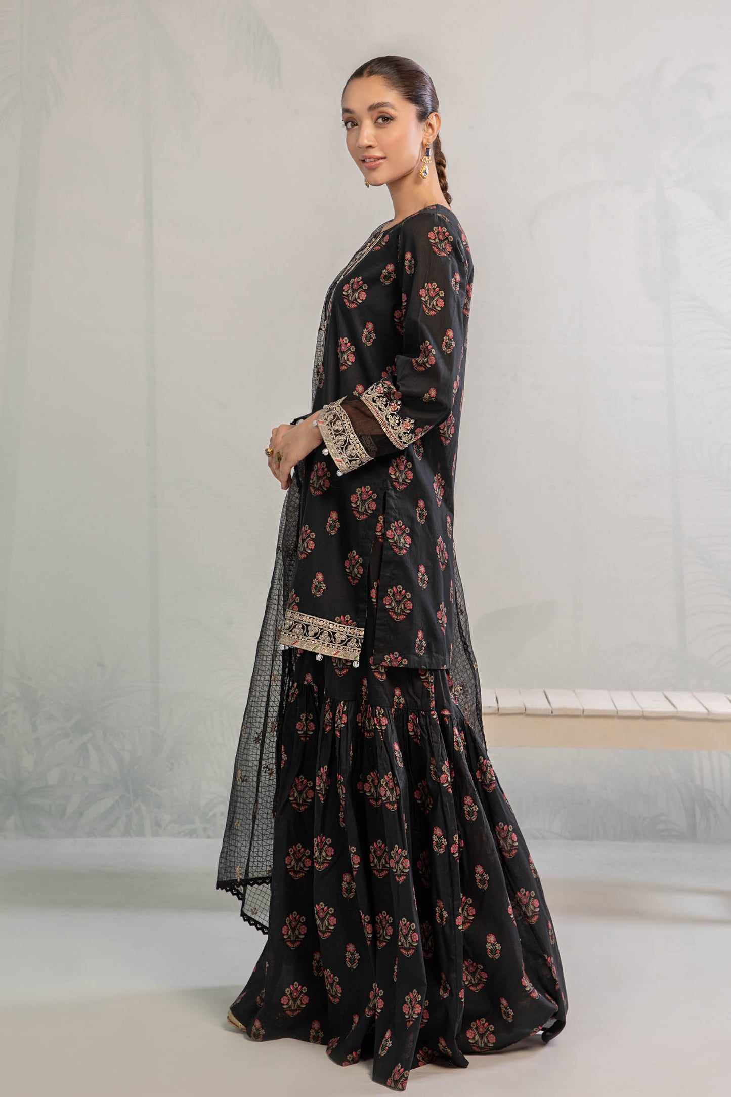 3 Piece Embroidered Lawn Suit