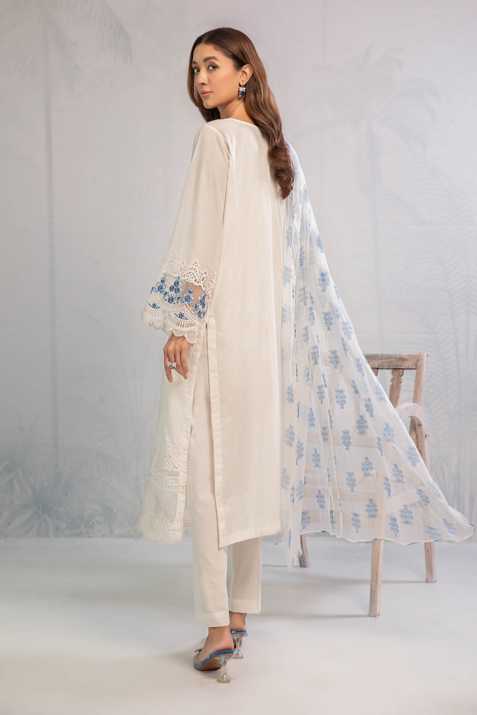 3 Piece Embroidered Lawn Suit