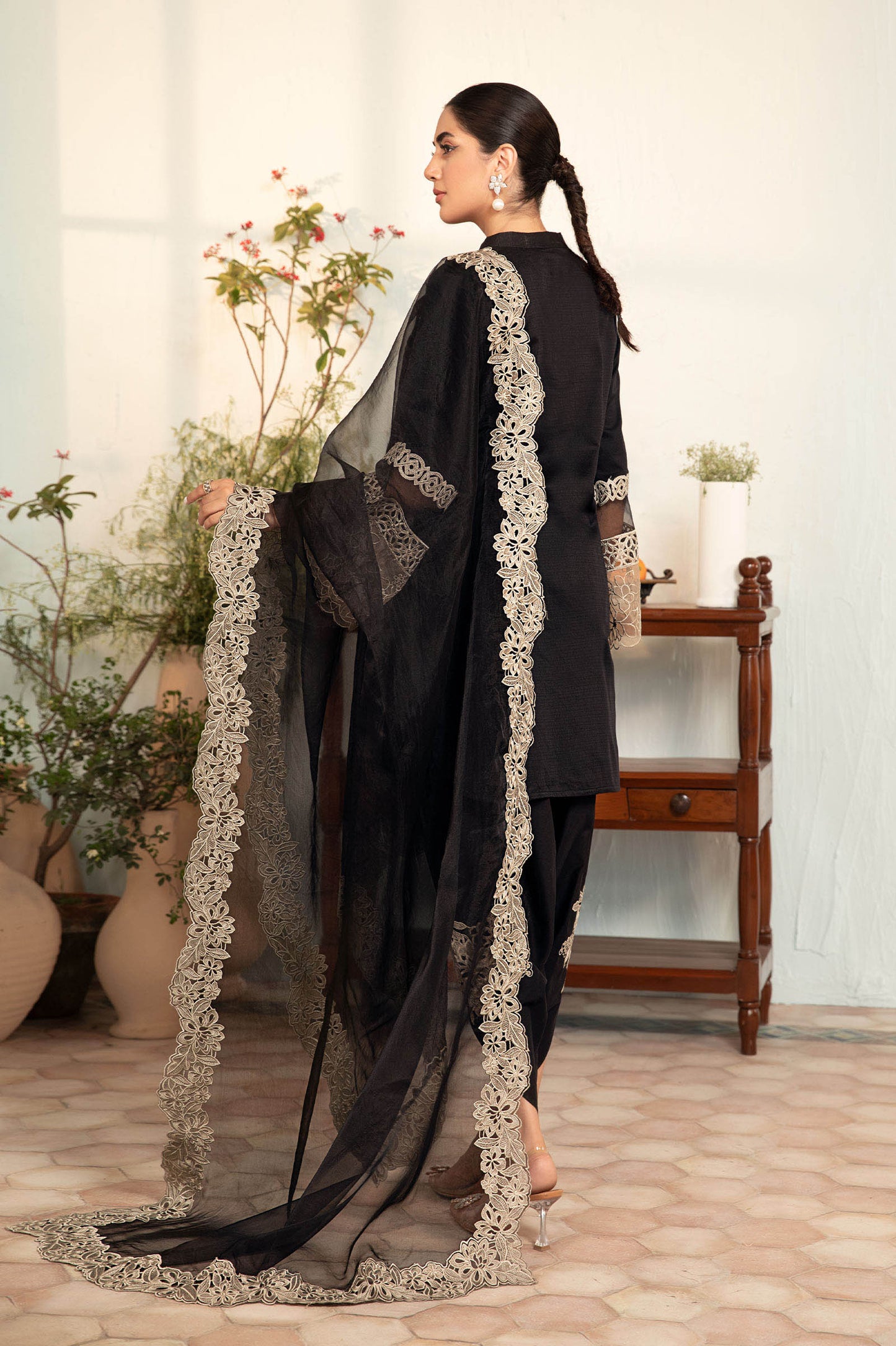 3 Piece Embroidered Lawn Suit