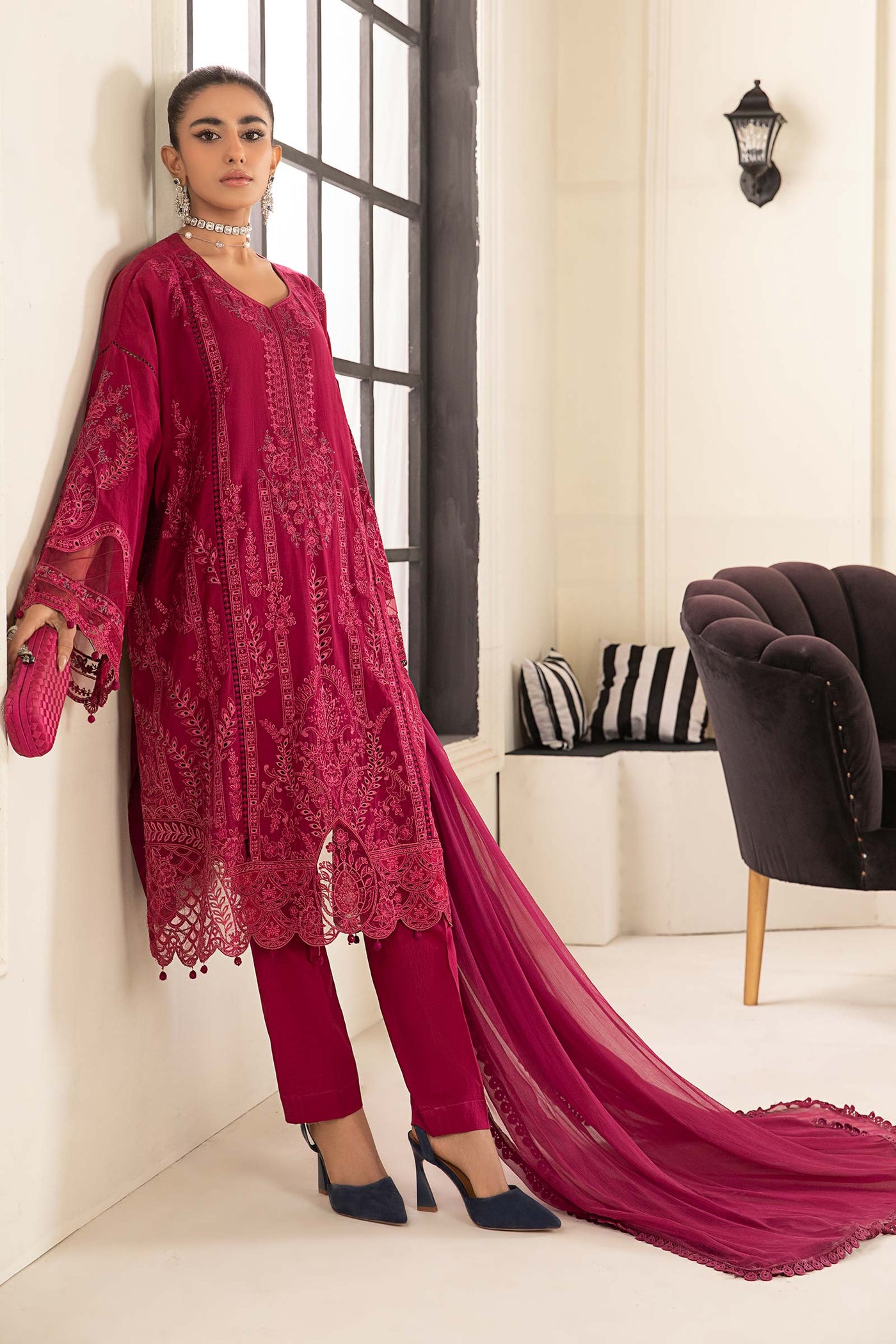 3 PIECE EMBROIDERED LAWN SUIT | DW-EF24-02