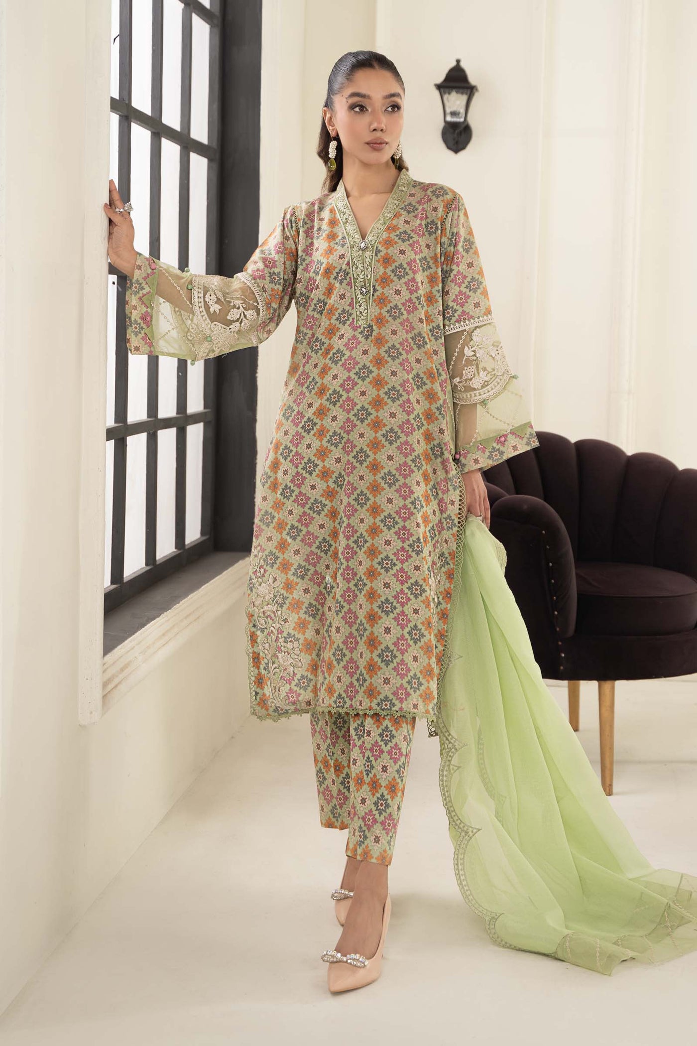 3 Piece Embroidered Lawn Suit