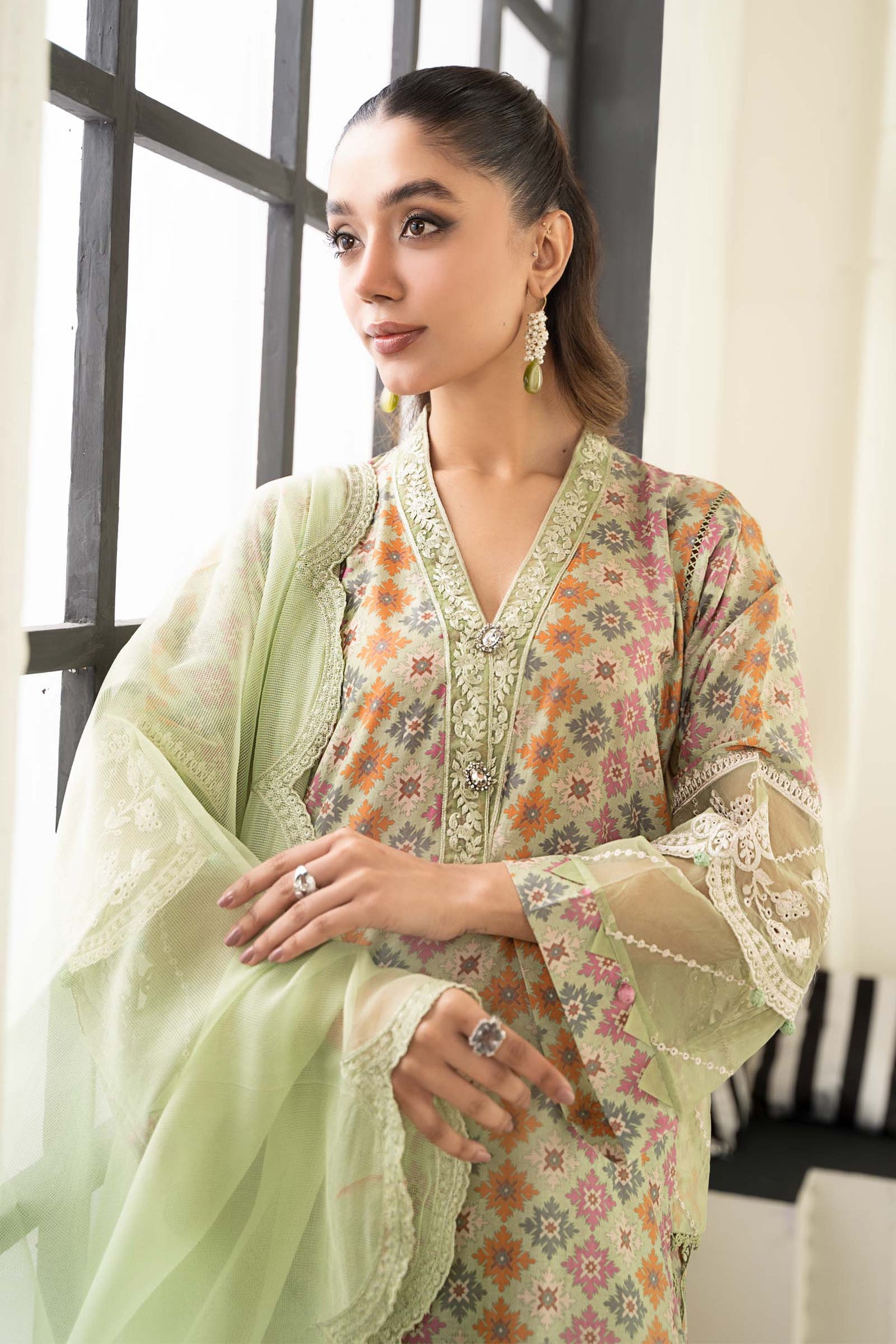 3 Piece Embroidered Lawn Suit