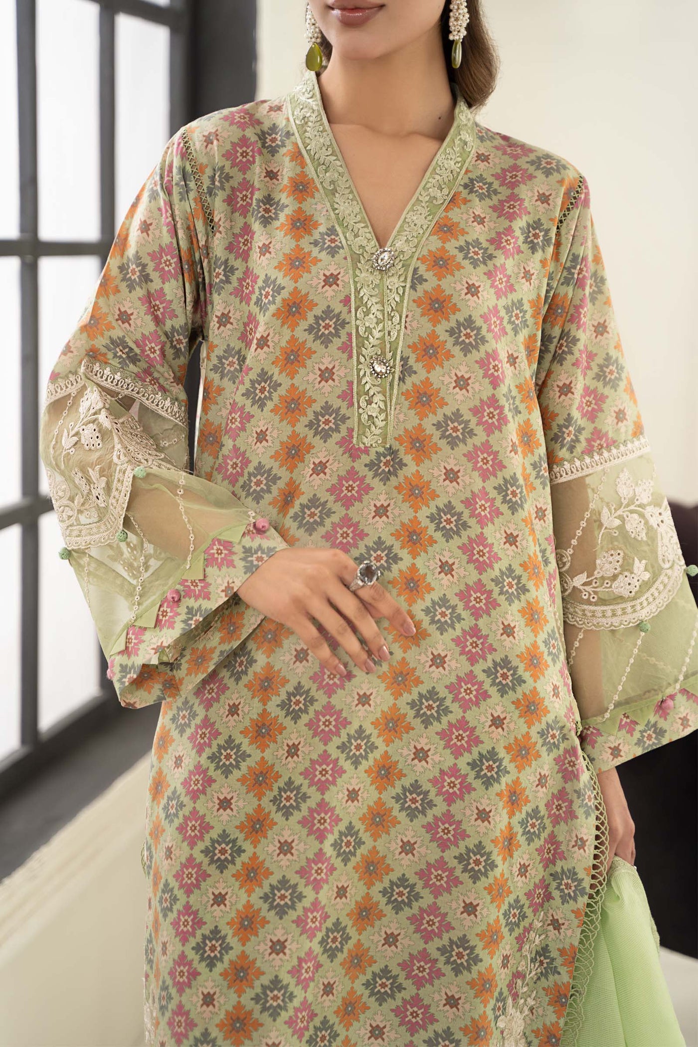 3 Piece Embroidered Lawn Suit