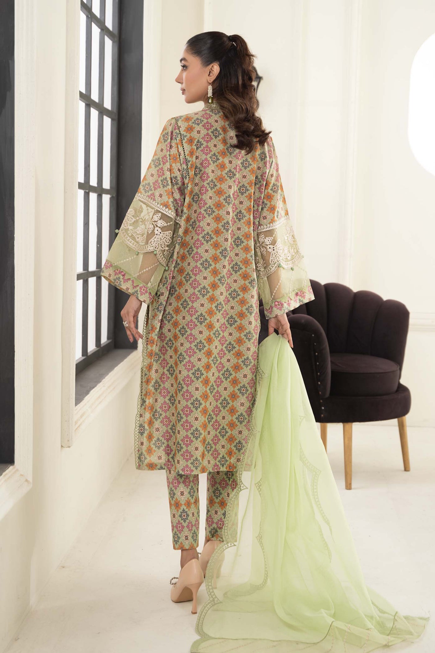3 Piece Embroidered Lawn Suit