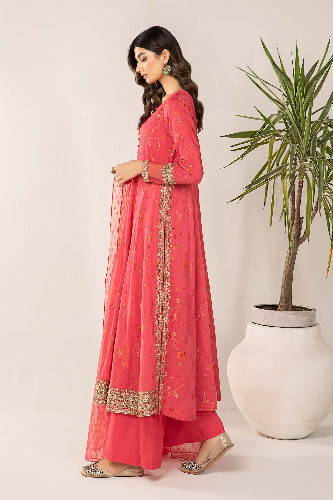 3 Piece Embroidered Jacquard Broshia Suit