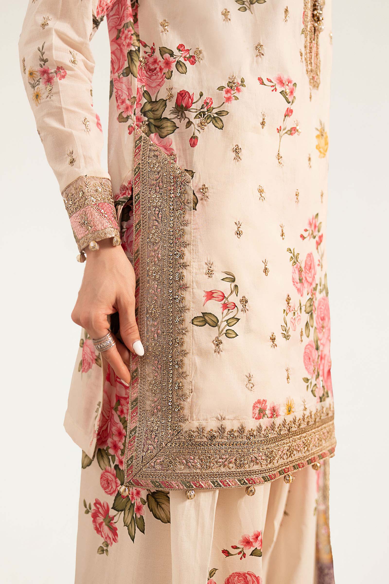 3 Piece Embroidered Lawn Suit