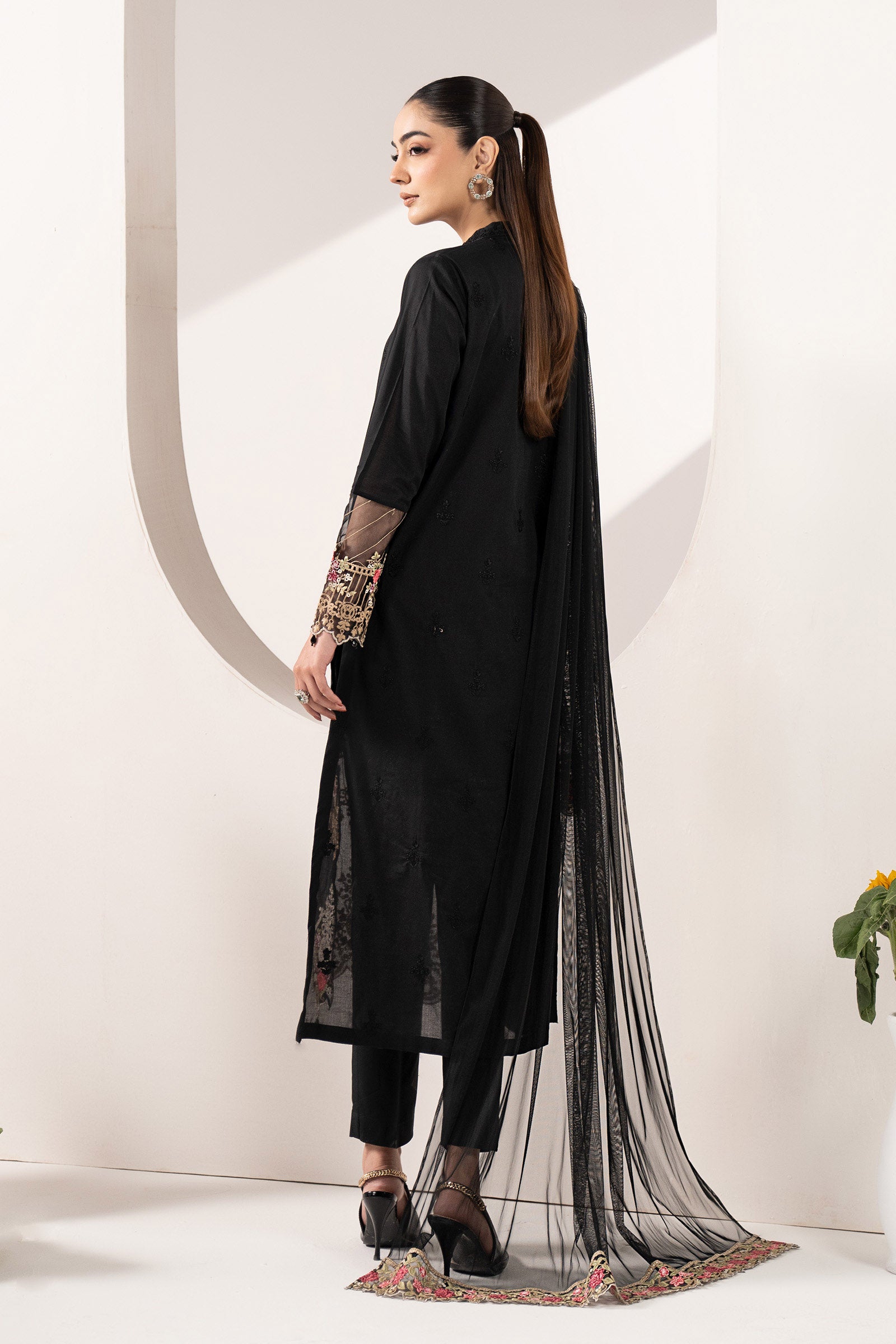 3 Piece Embroidered Lawn Suit
