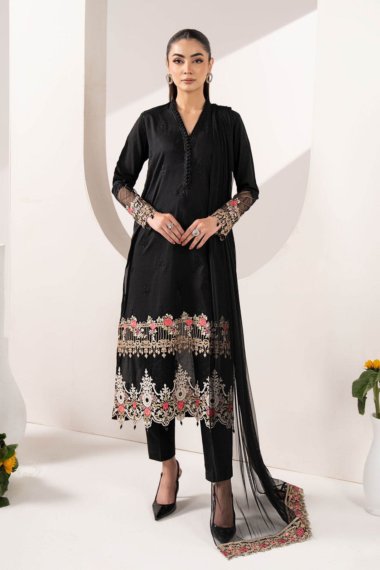3 Piece Embroidered Lawn Suit