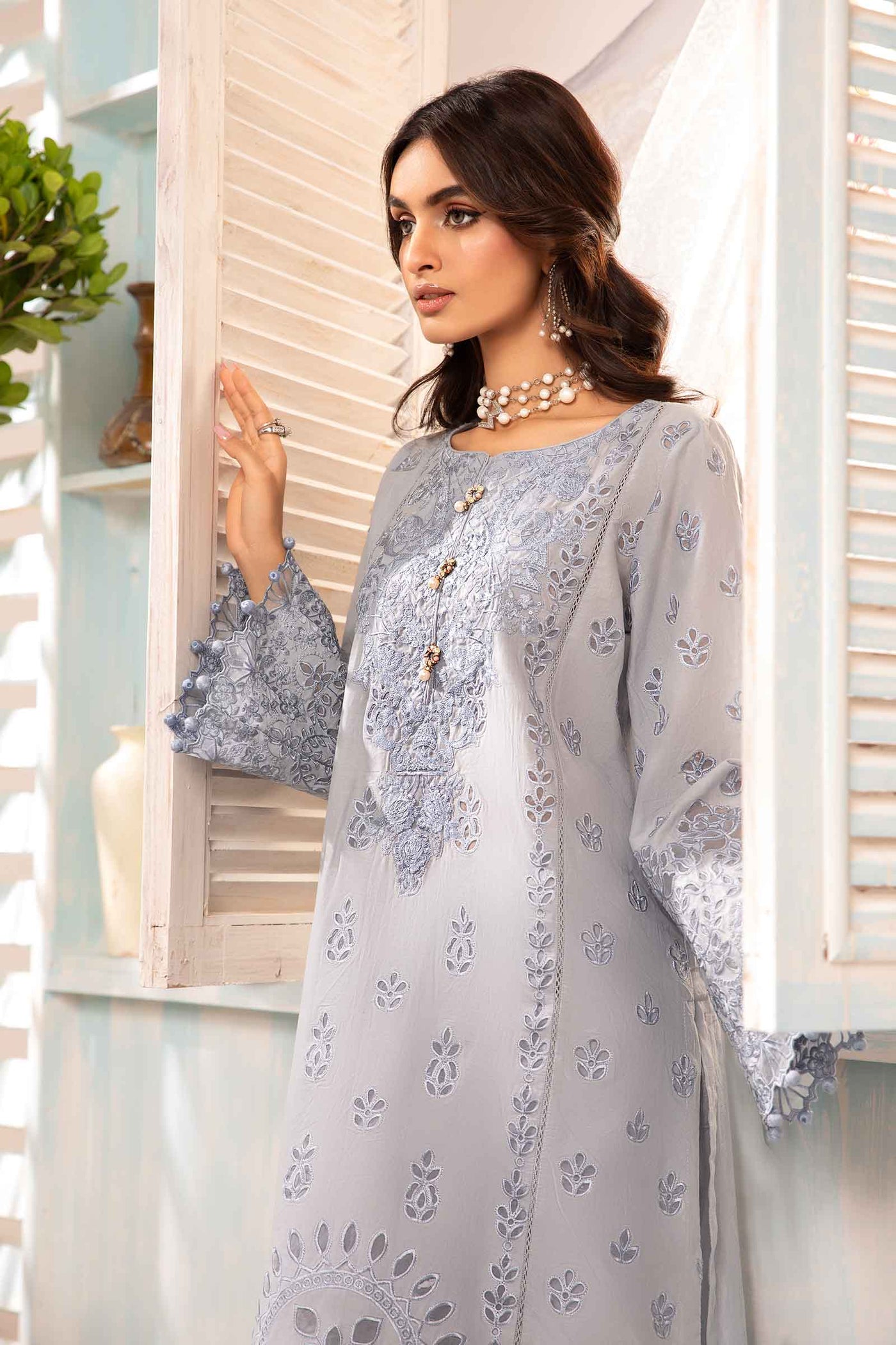 3 Piece Embroidered Lawn Suit