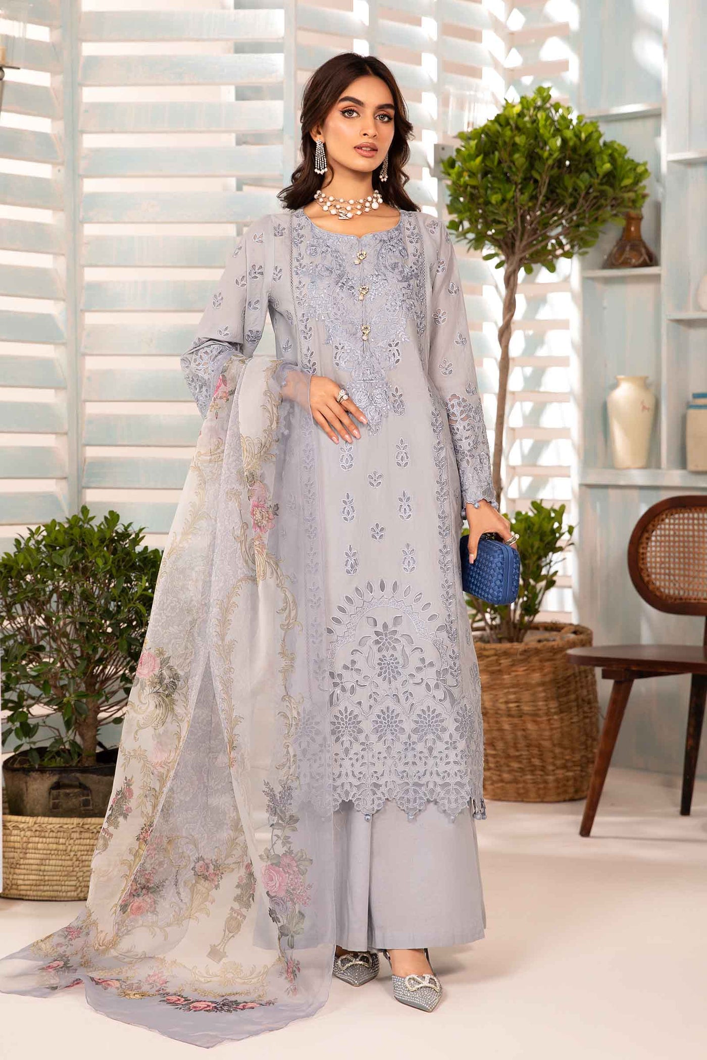 3 Piece Embroidered Lawn Suit