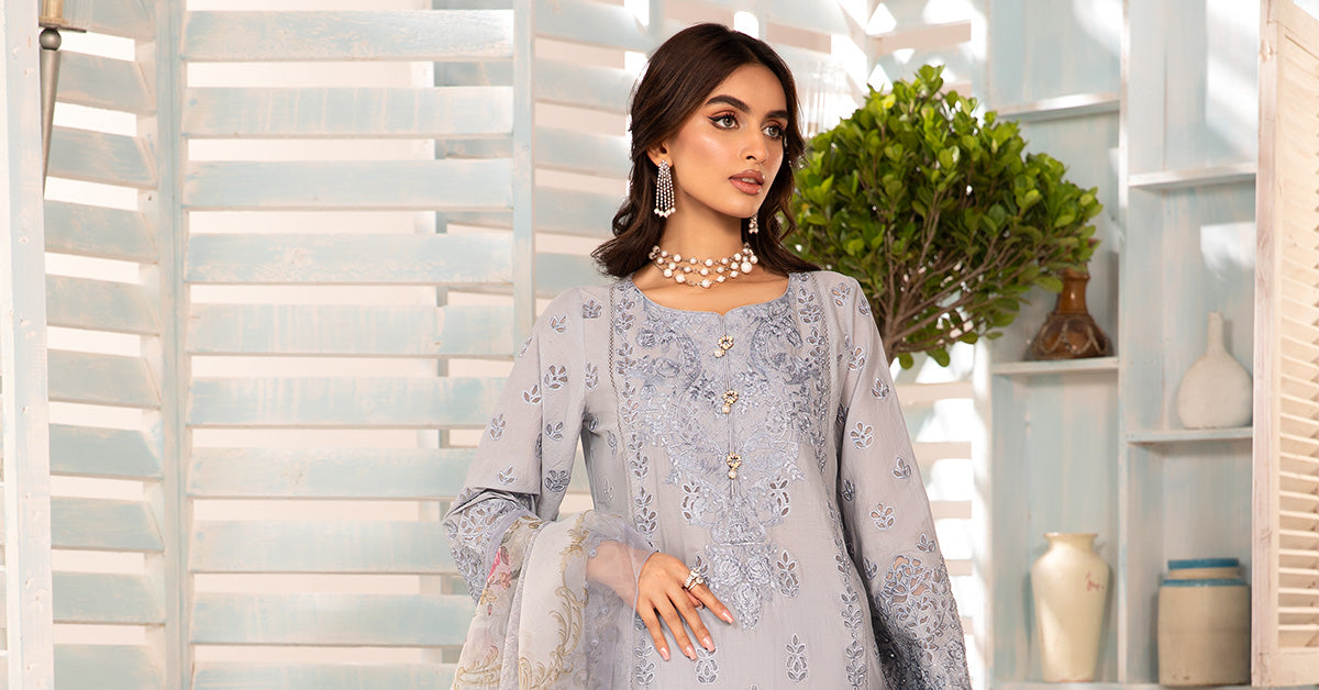 3 Piece Embroidered Lawn Suit