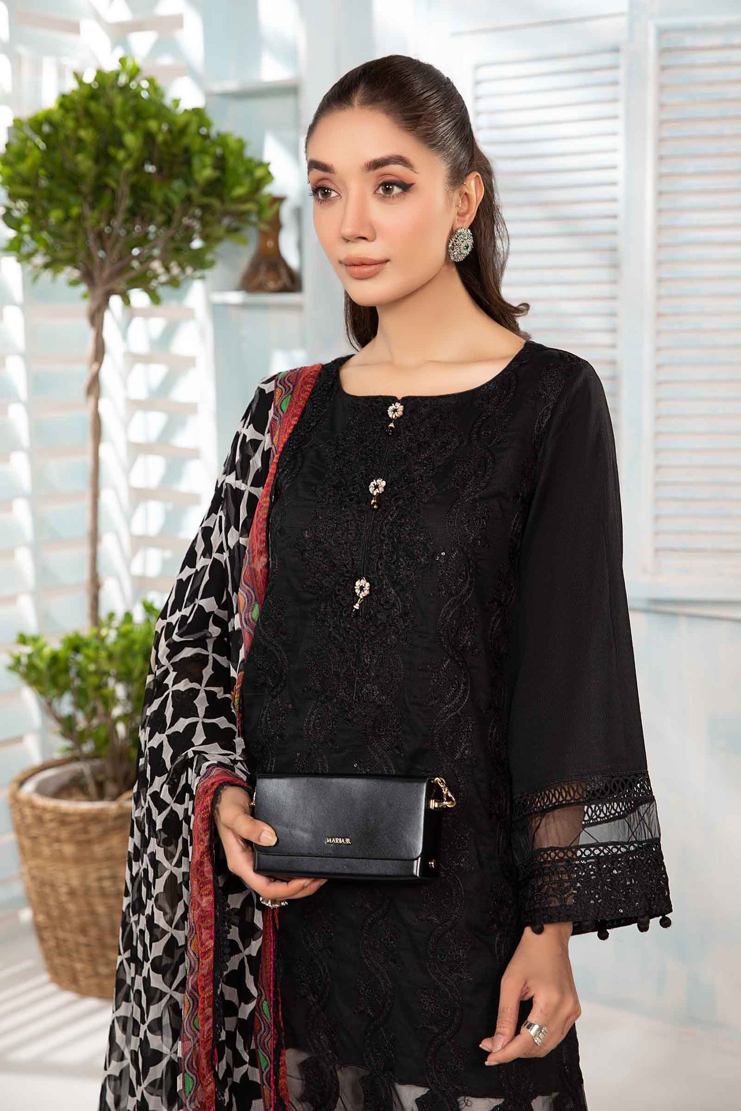 3 Piece Embroidered Lawn Suit