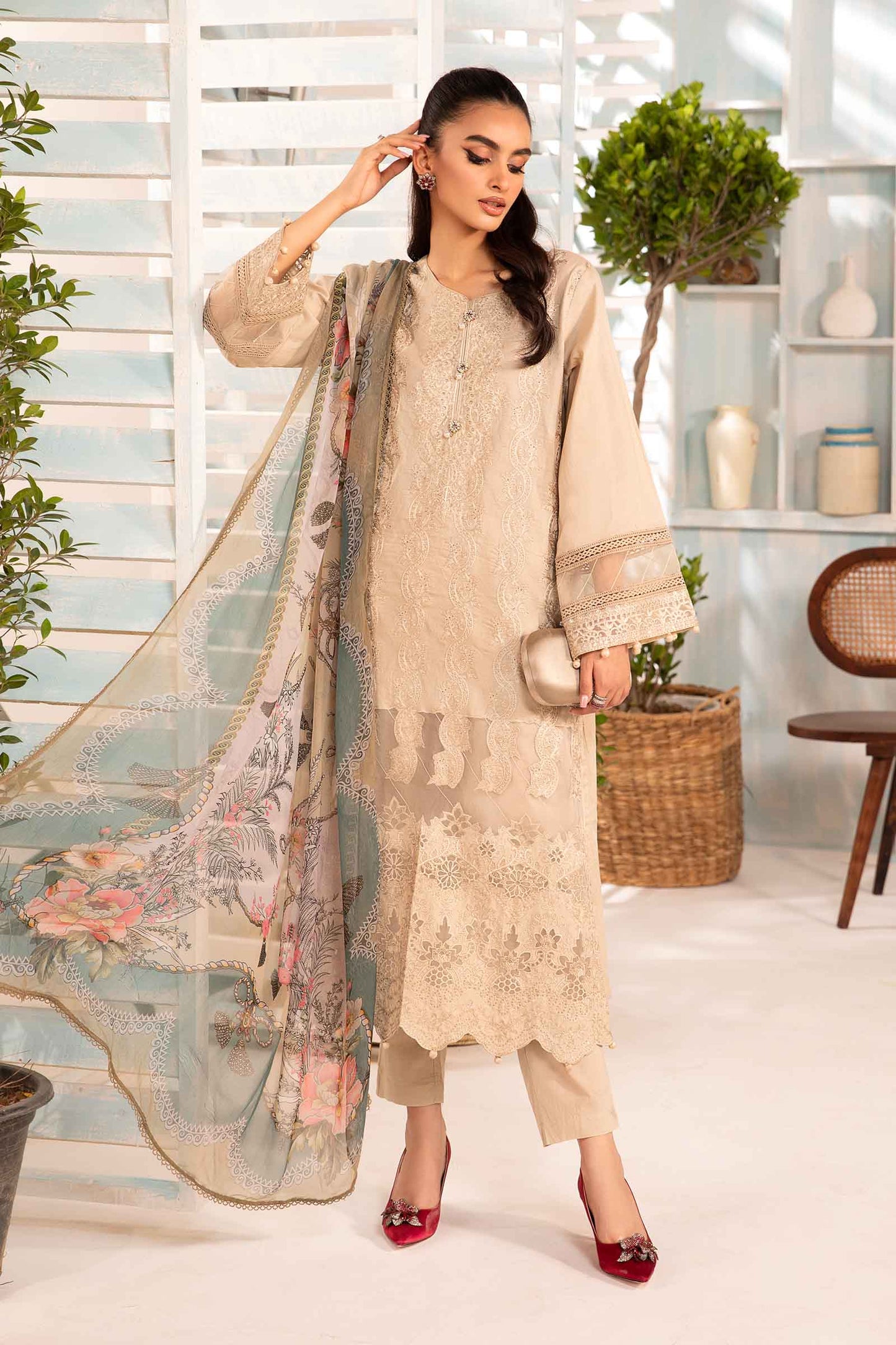 3 Piece Embroidered Lawn Suit