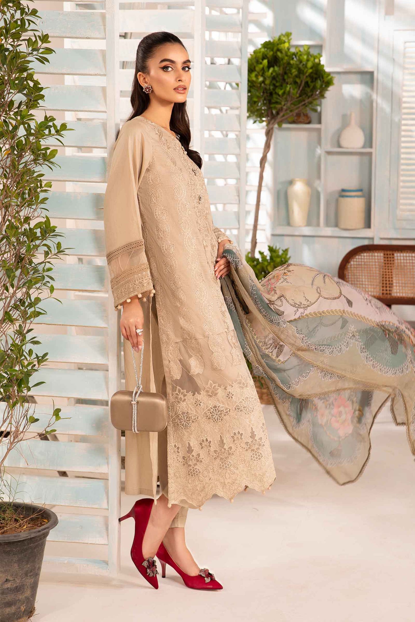 3 Piece Embroidered Lawn Suit