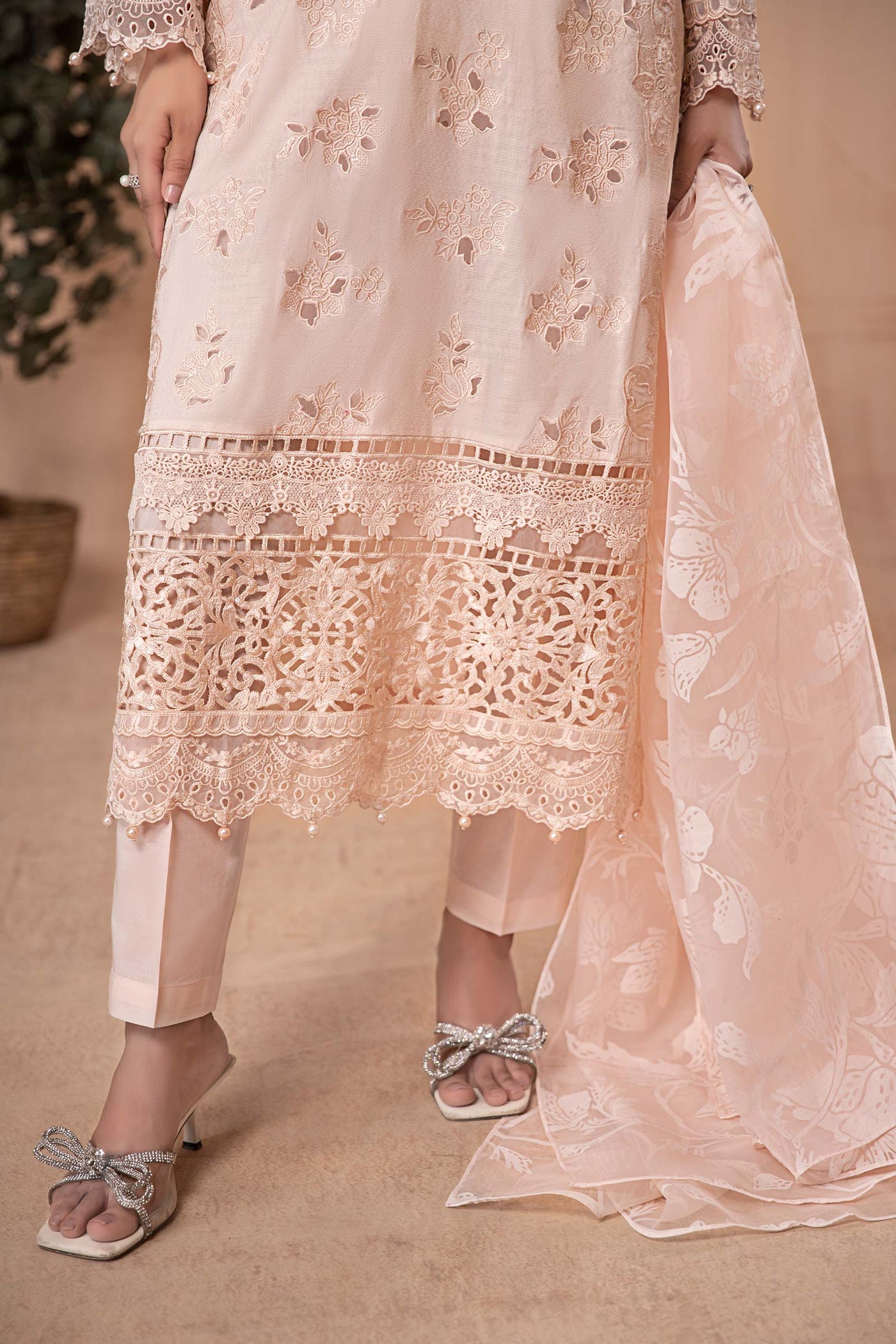 3 Piece Embroidered Lawn Suit