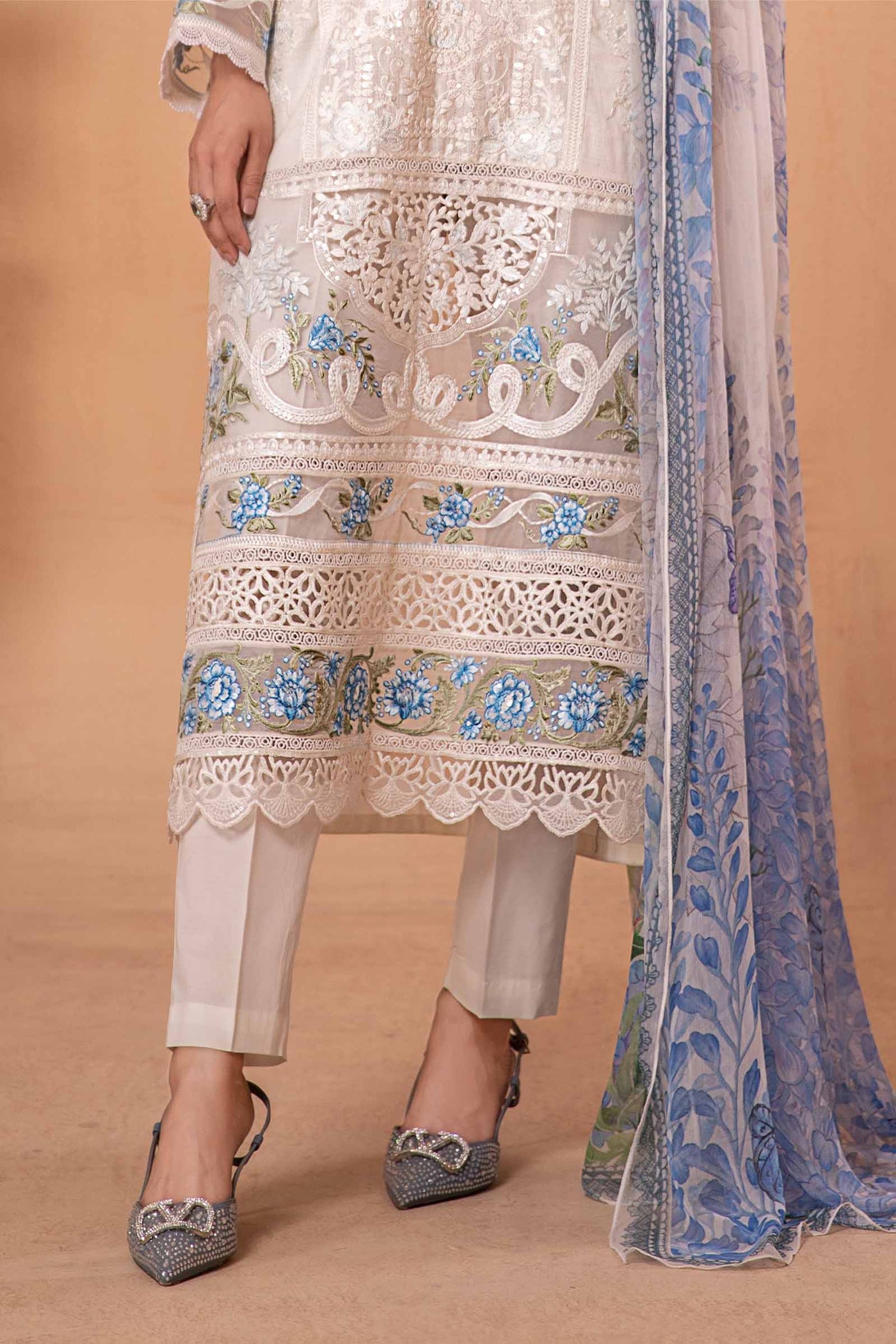3 Piece Embroidered Lawn Suit