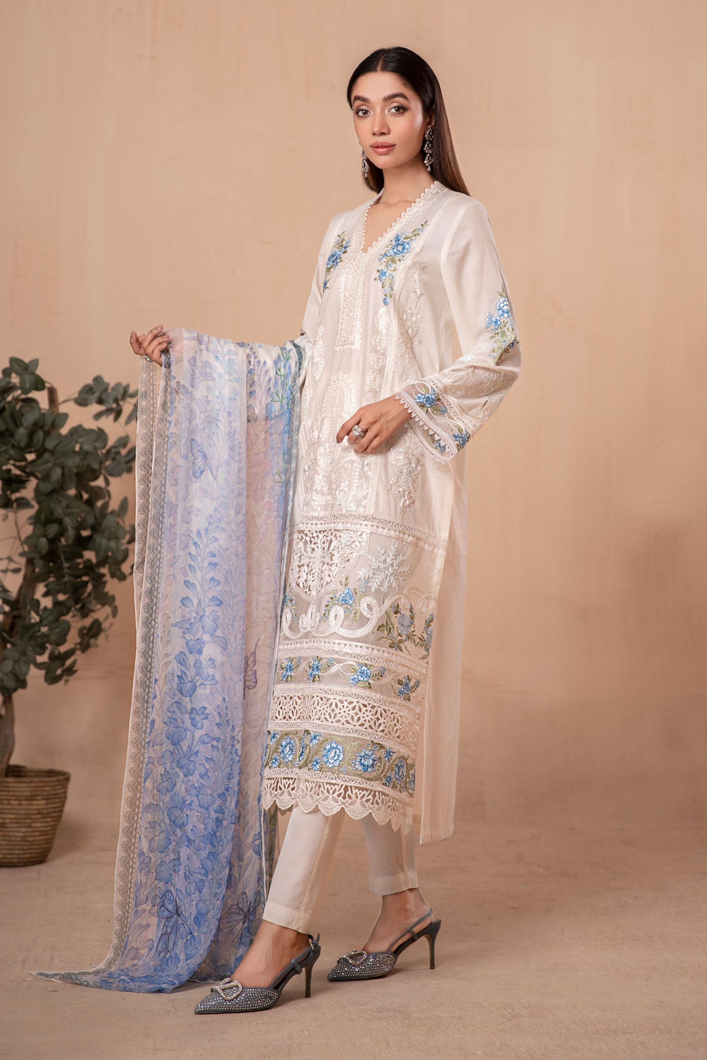 3 Piece Embroidered Lawn Suit