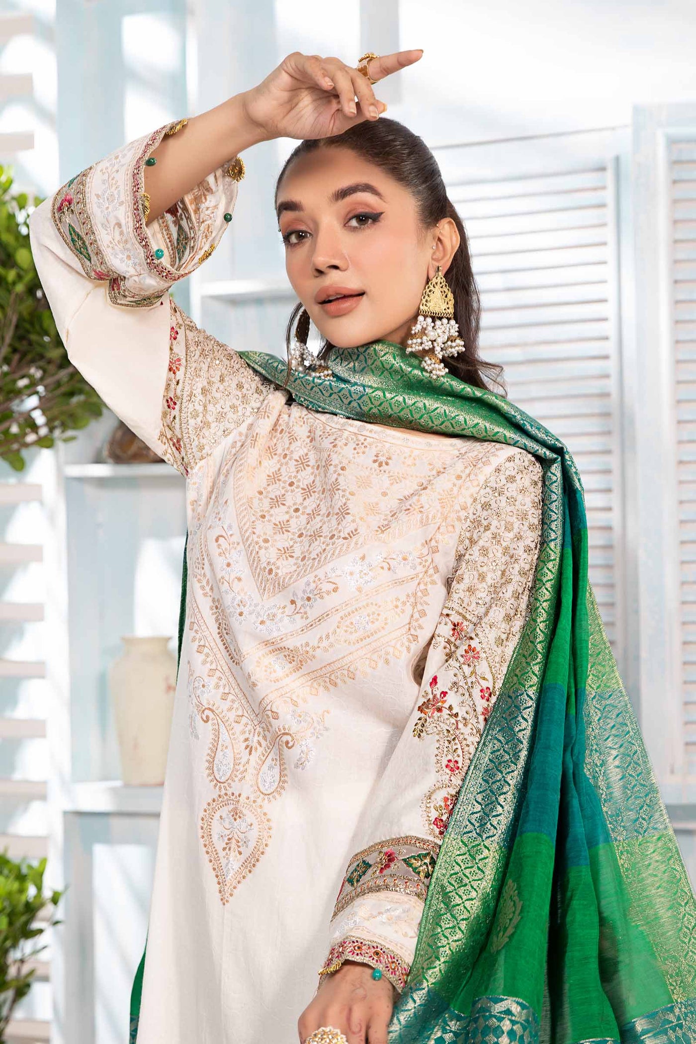 3 Piece Dyed Jacquard Broshia Suit