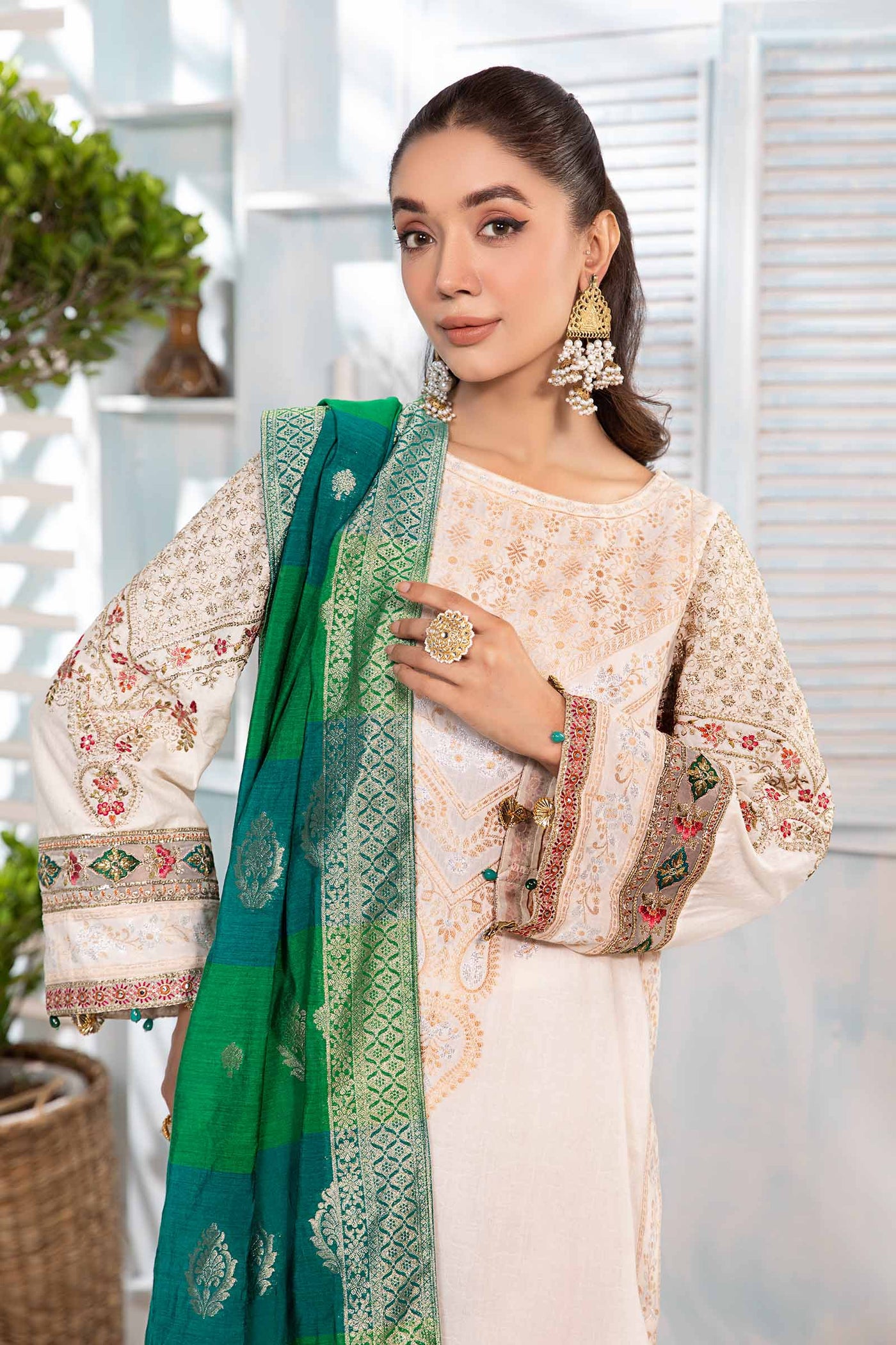 3 Piece Dyed Jacquard Broshia Suit