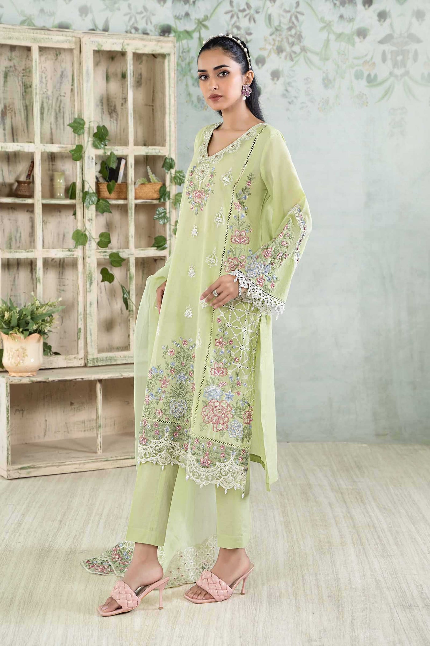 3 Piece Embroidered Lawn Suit