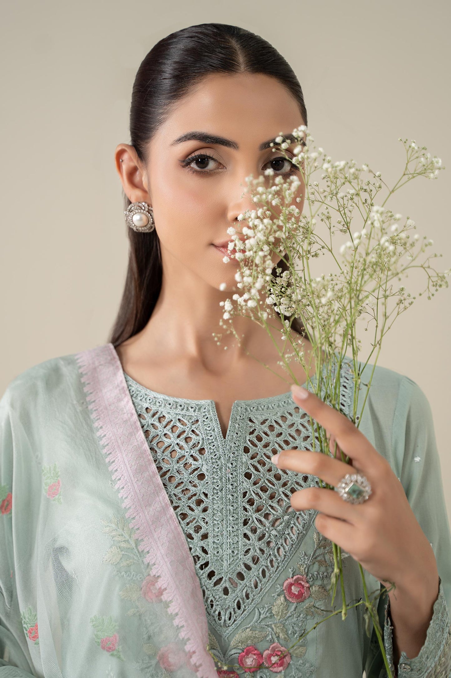 3 Piece Embroidered Lawn Suit
