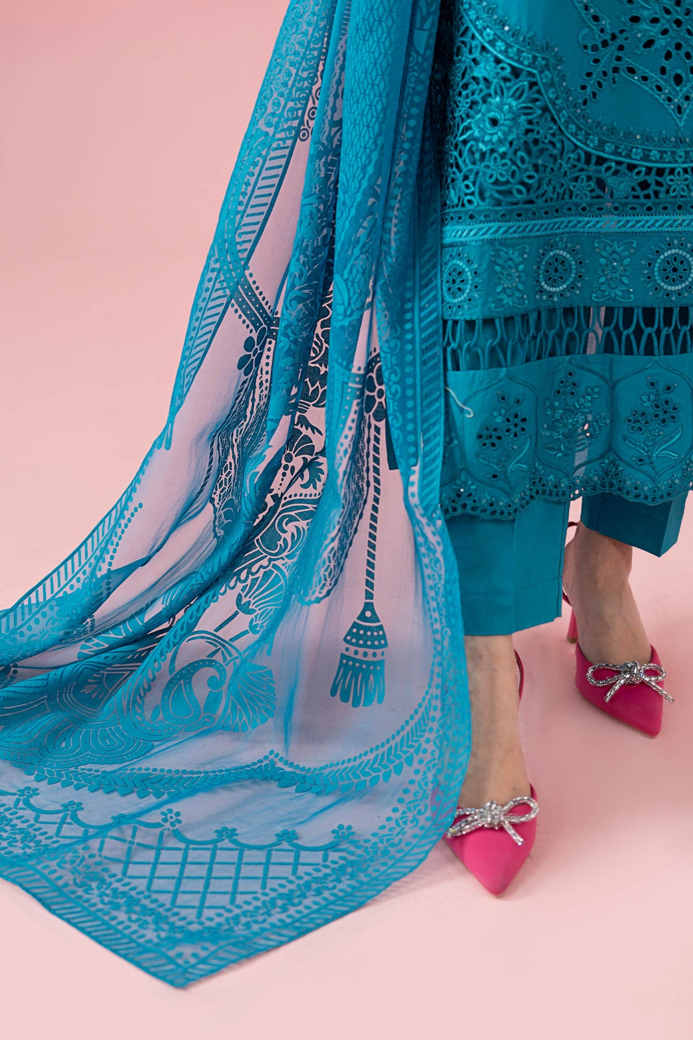 3 Piece Embroidered Lawn Suit |  DW-EA25-74