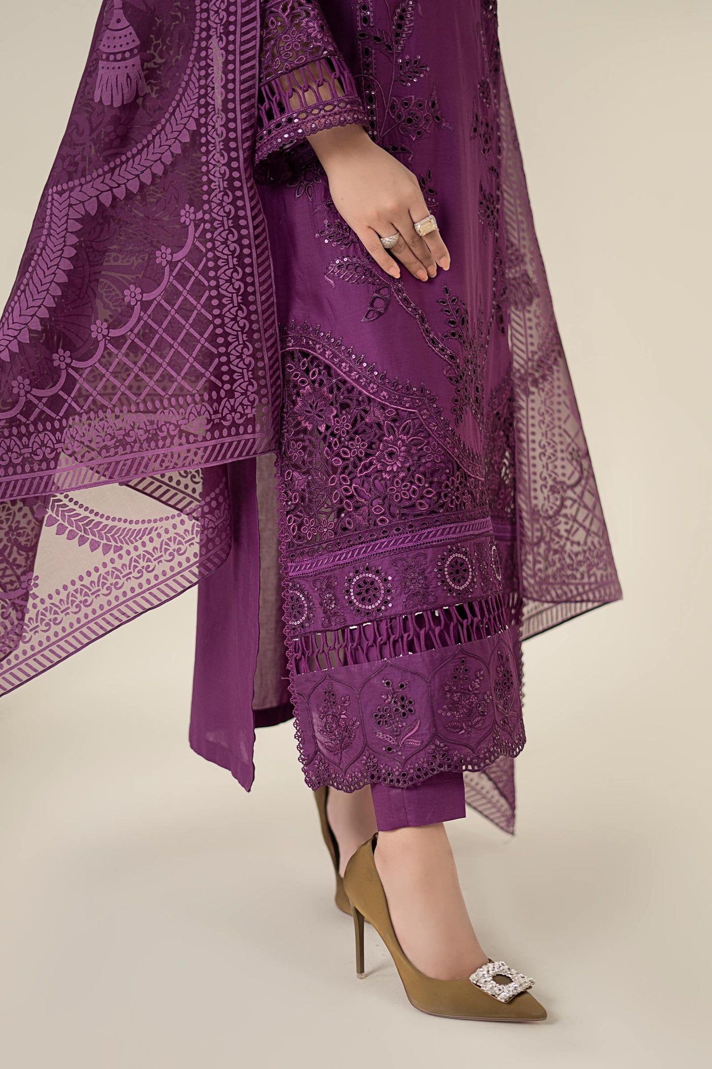 3 Piece Embroidered Lawn Suit