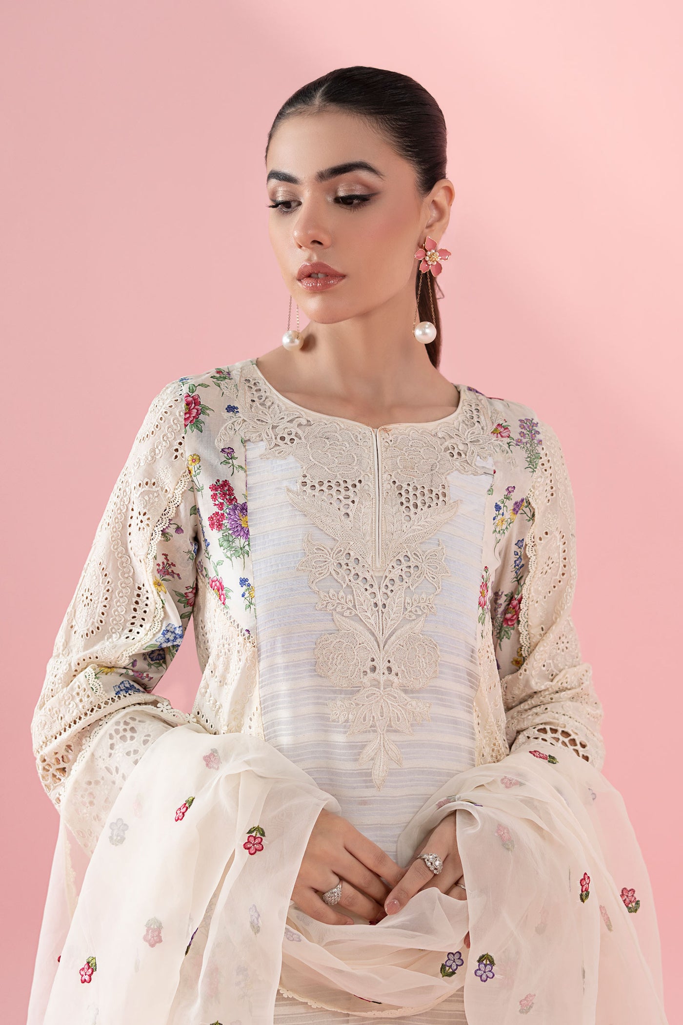 3 Piece Embroidered Lawn Suit |  DW-EA25-79