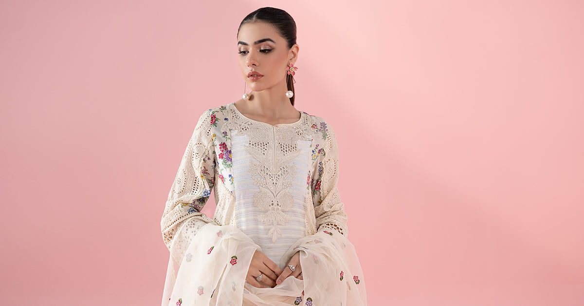 3 Piece Embroidered Lawn Suit |  DW-EA25-79