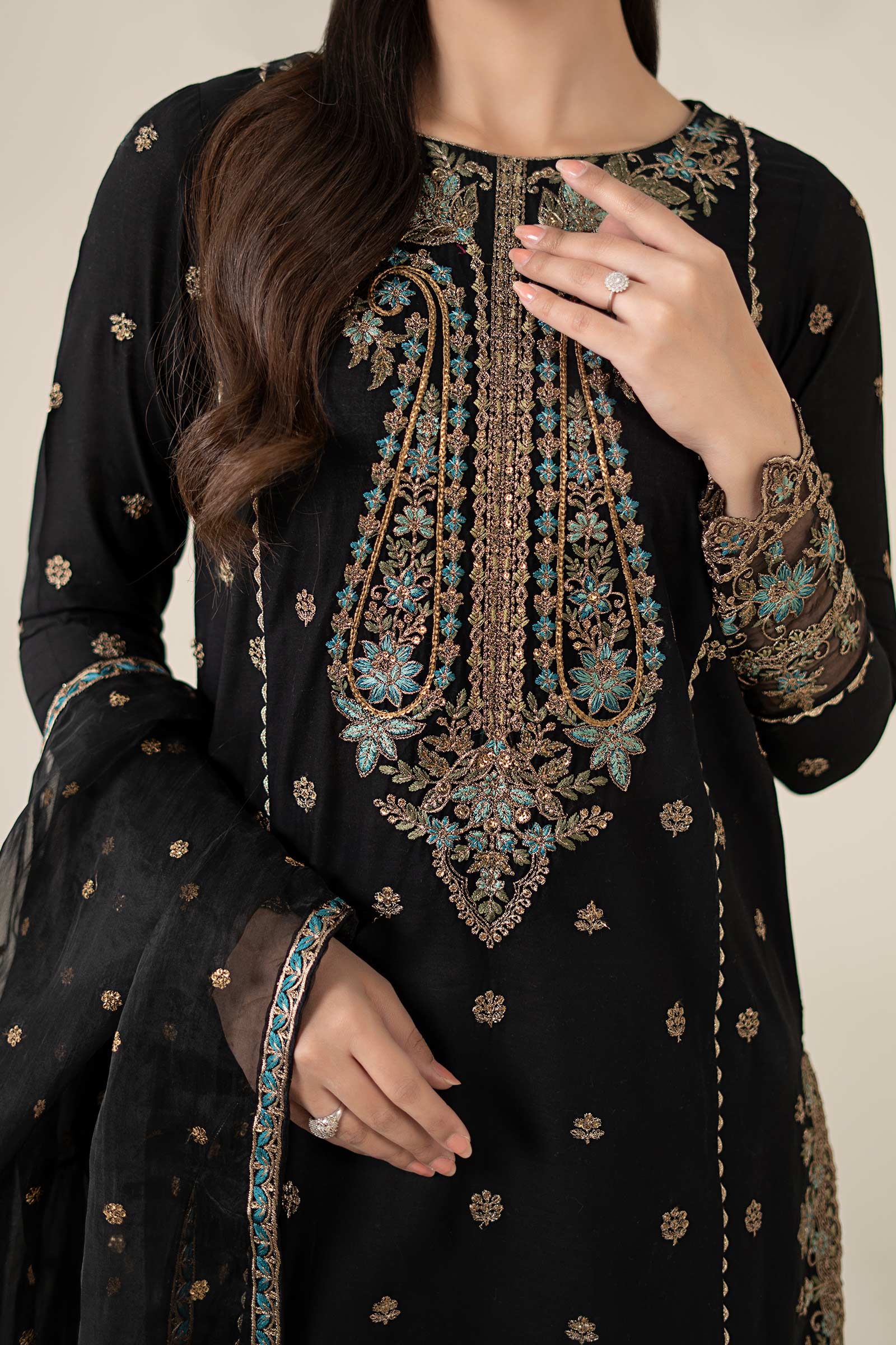 3 Piece Embroidered Lawn Suit